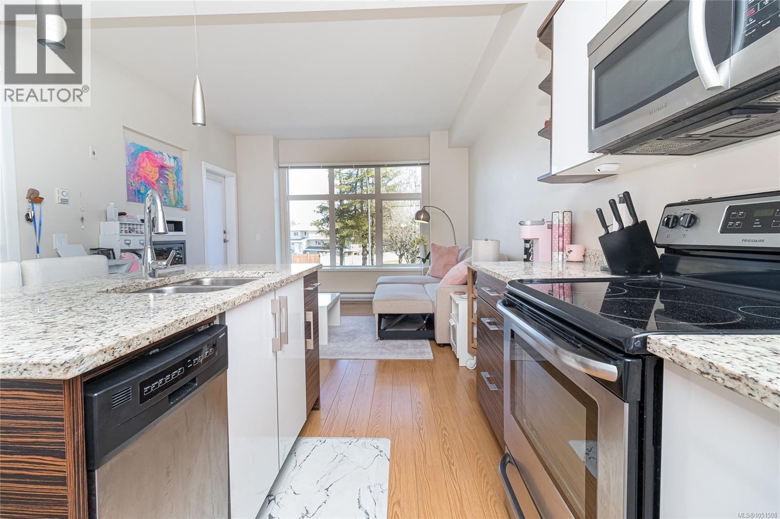 201 4030 Borden St Property Photo 12