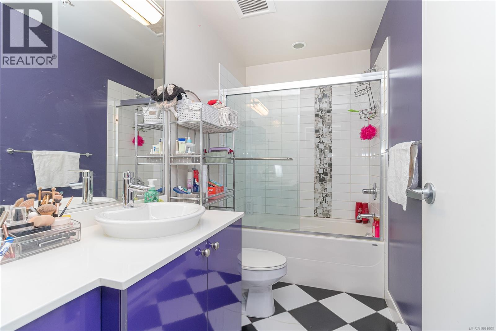 201 4030 Borden St Property Photo 18