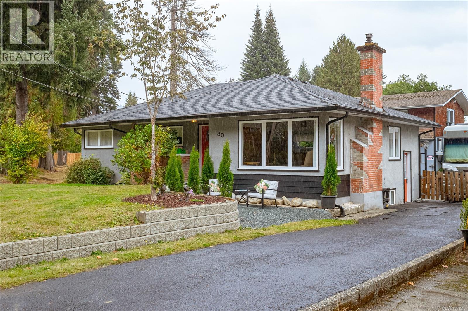 80 North Shore Rd W Property Photo 3