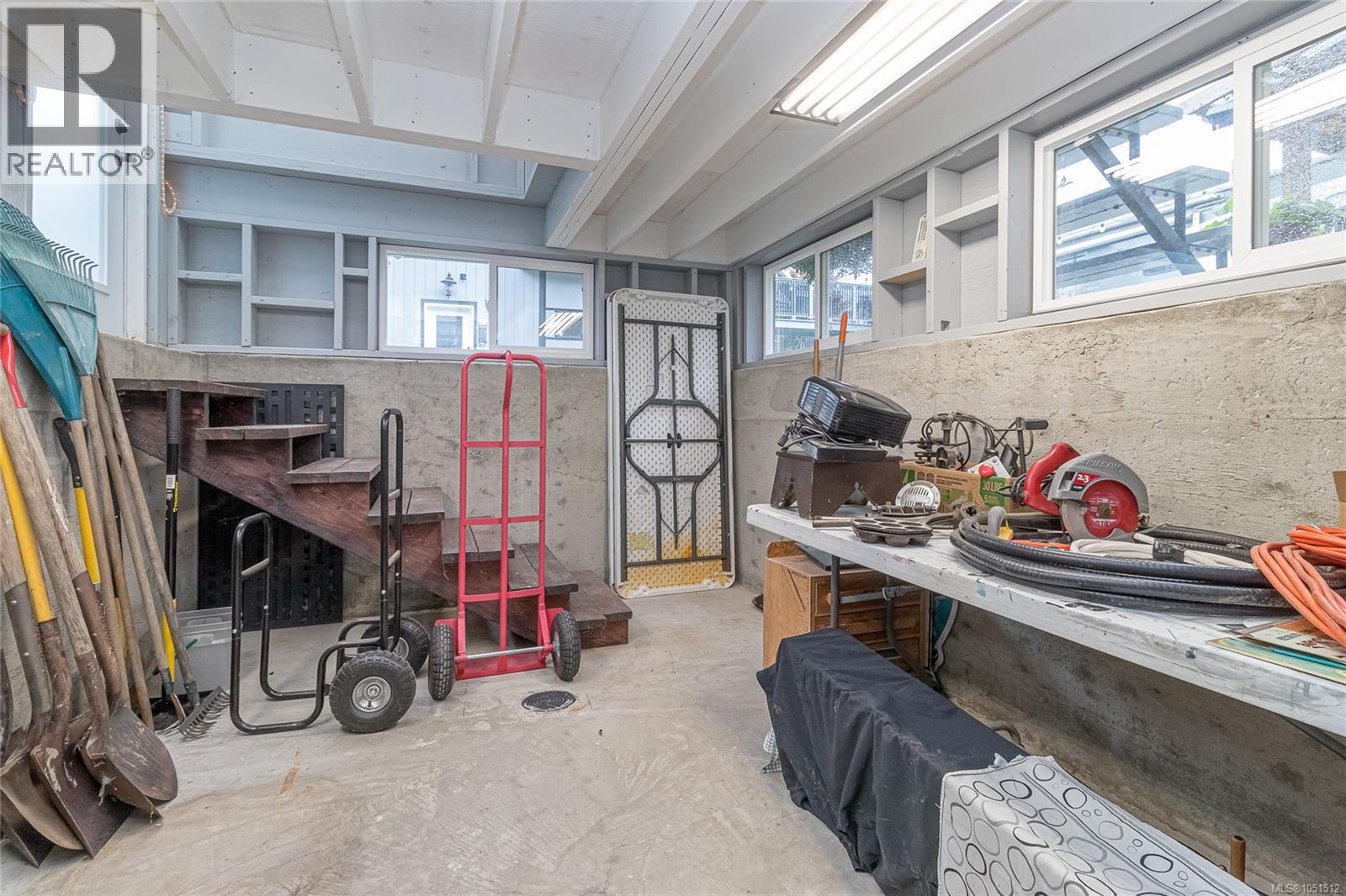 80 North Shore Rd W Property Photo 16