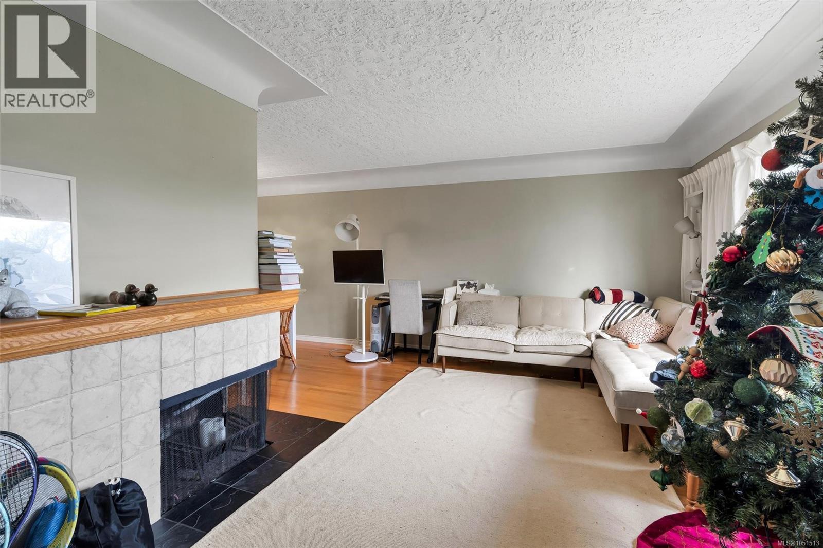 3410 Browning St Property Photo 3
