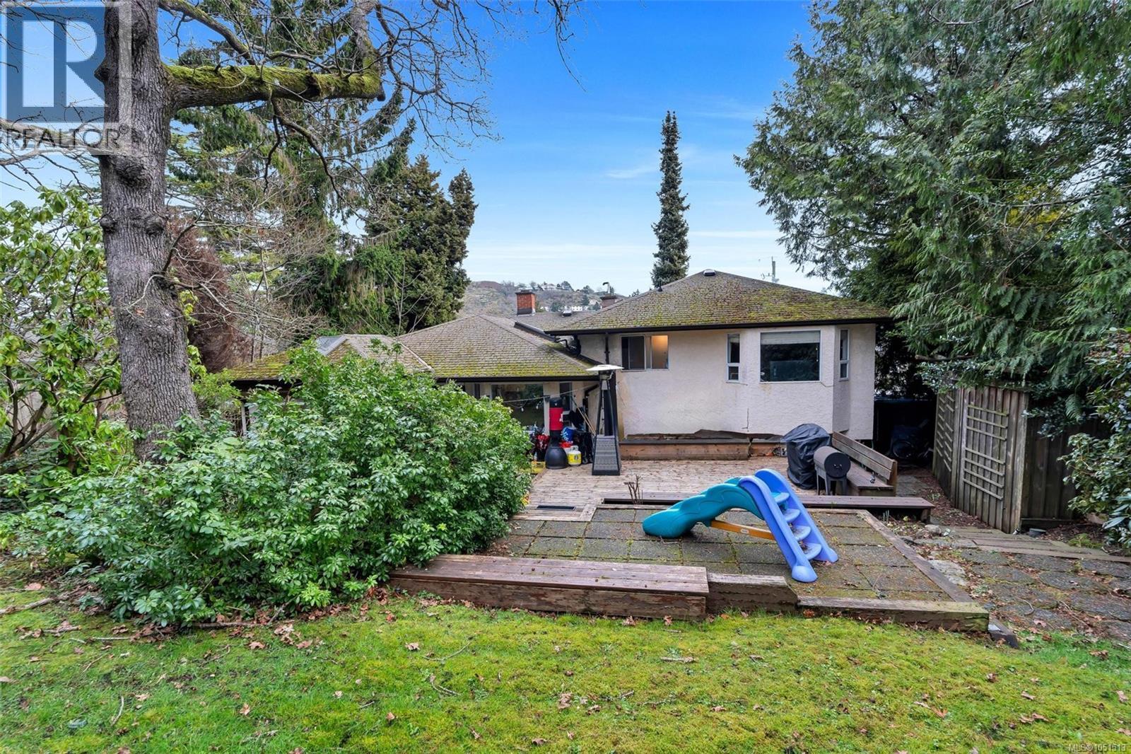 3410 Browning St Property Photo 25
