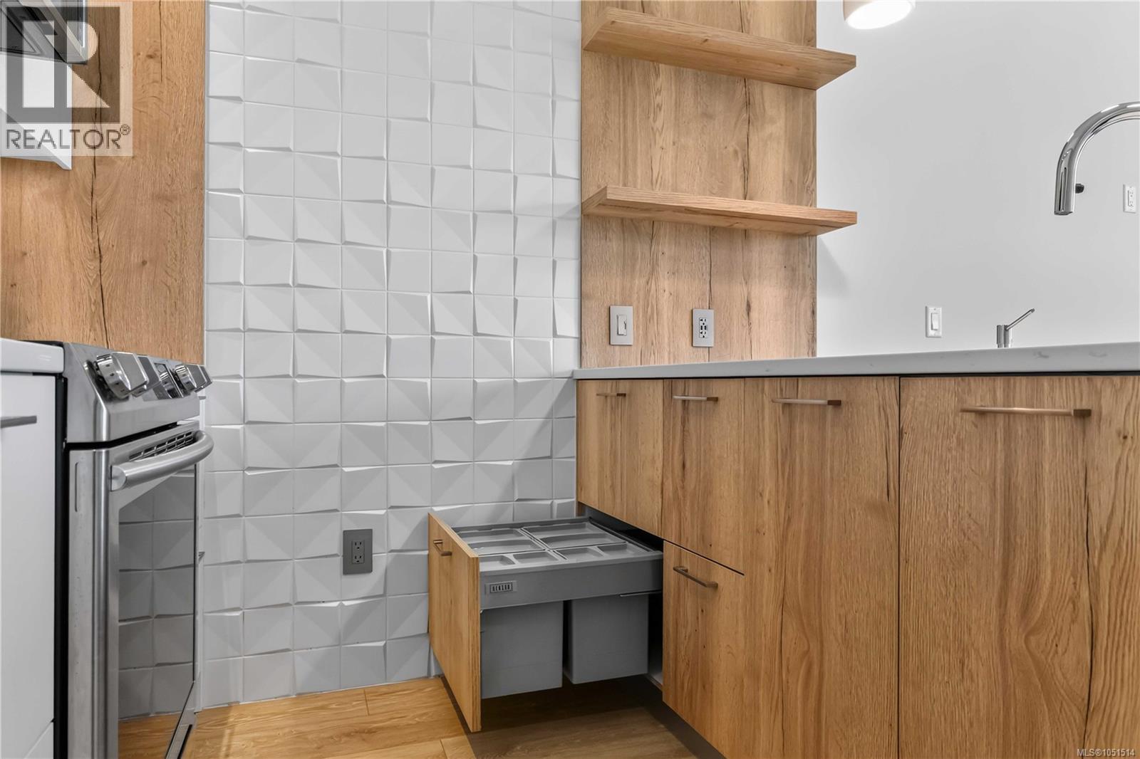 415 1588 North Dairy Rd Property Photo 9