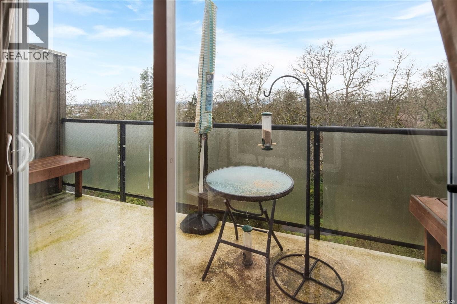 207 991 Cloverdale Ave Property Photo 12