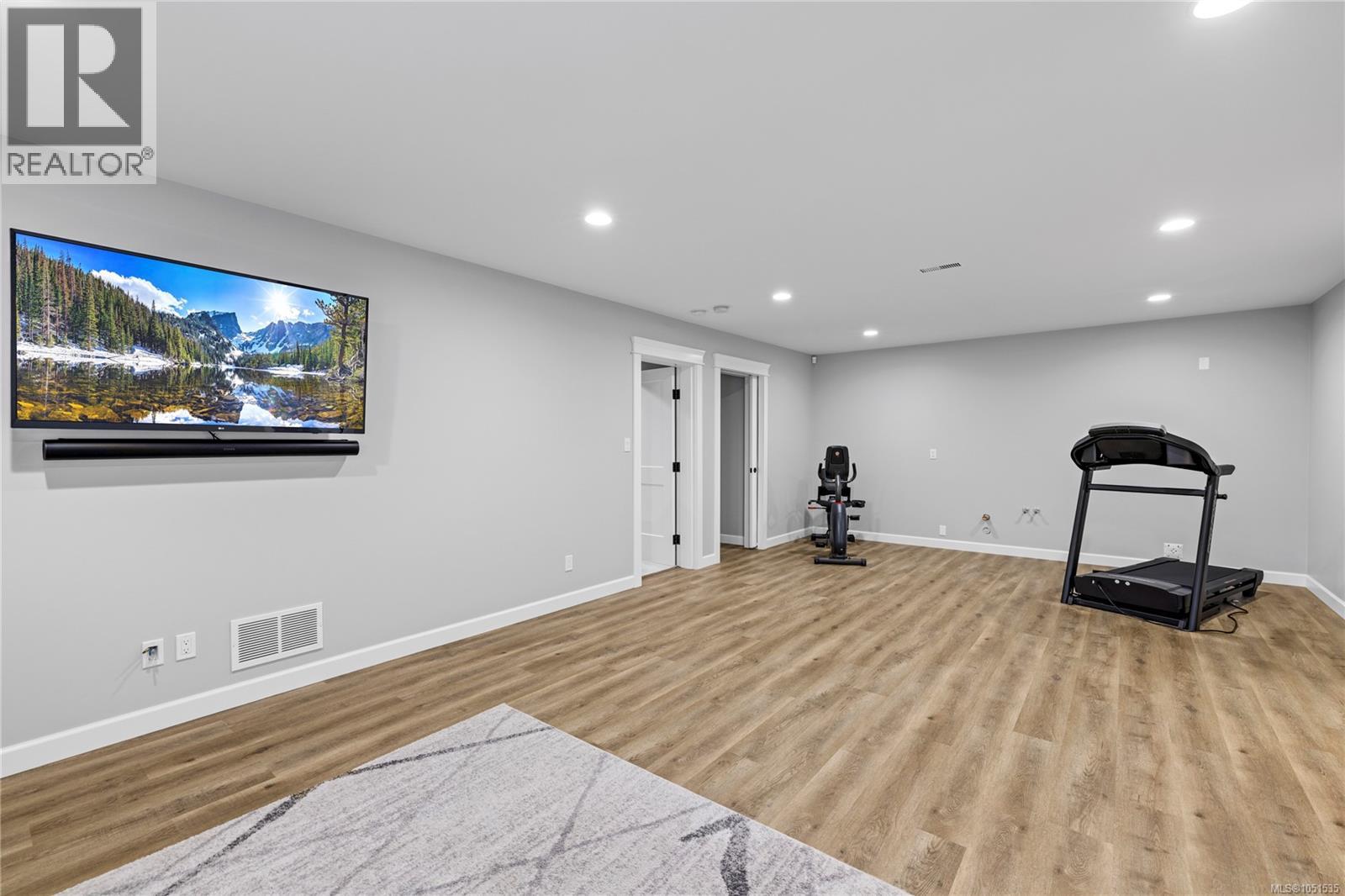 6127 Chase Dr Property Photo 45