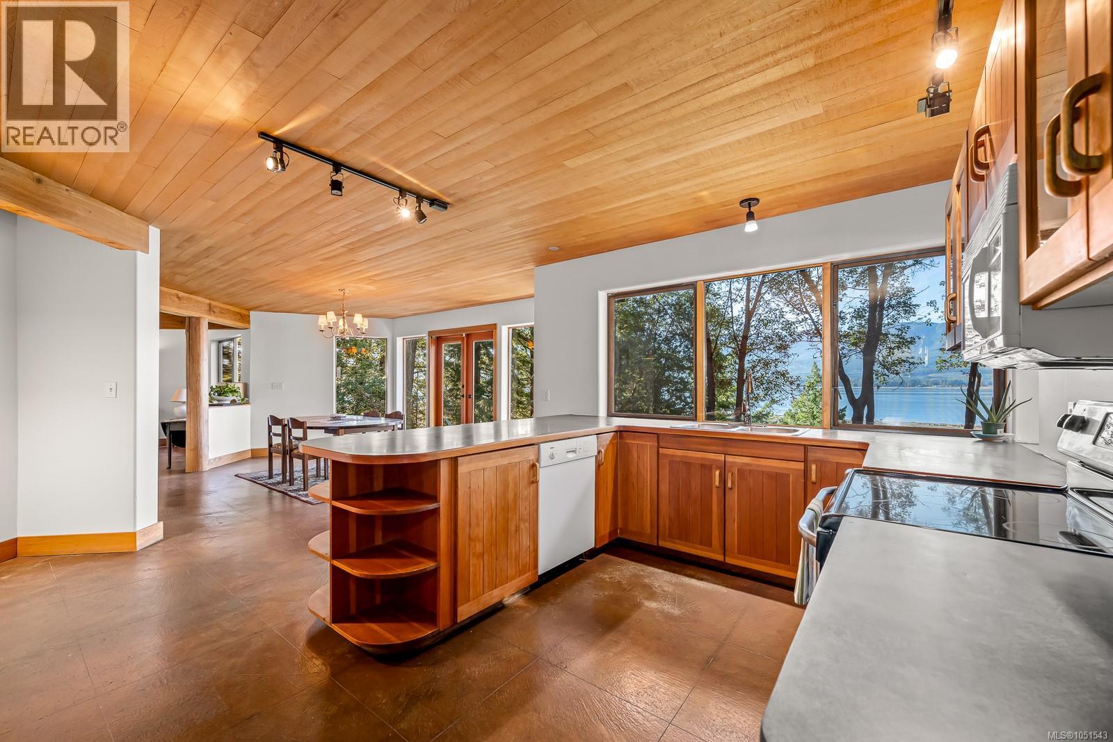 6161 Lacon Rd Property Photo 4