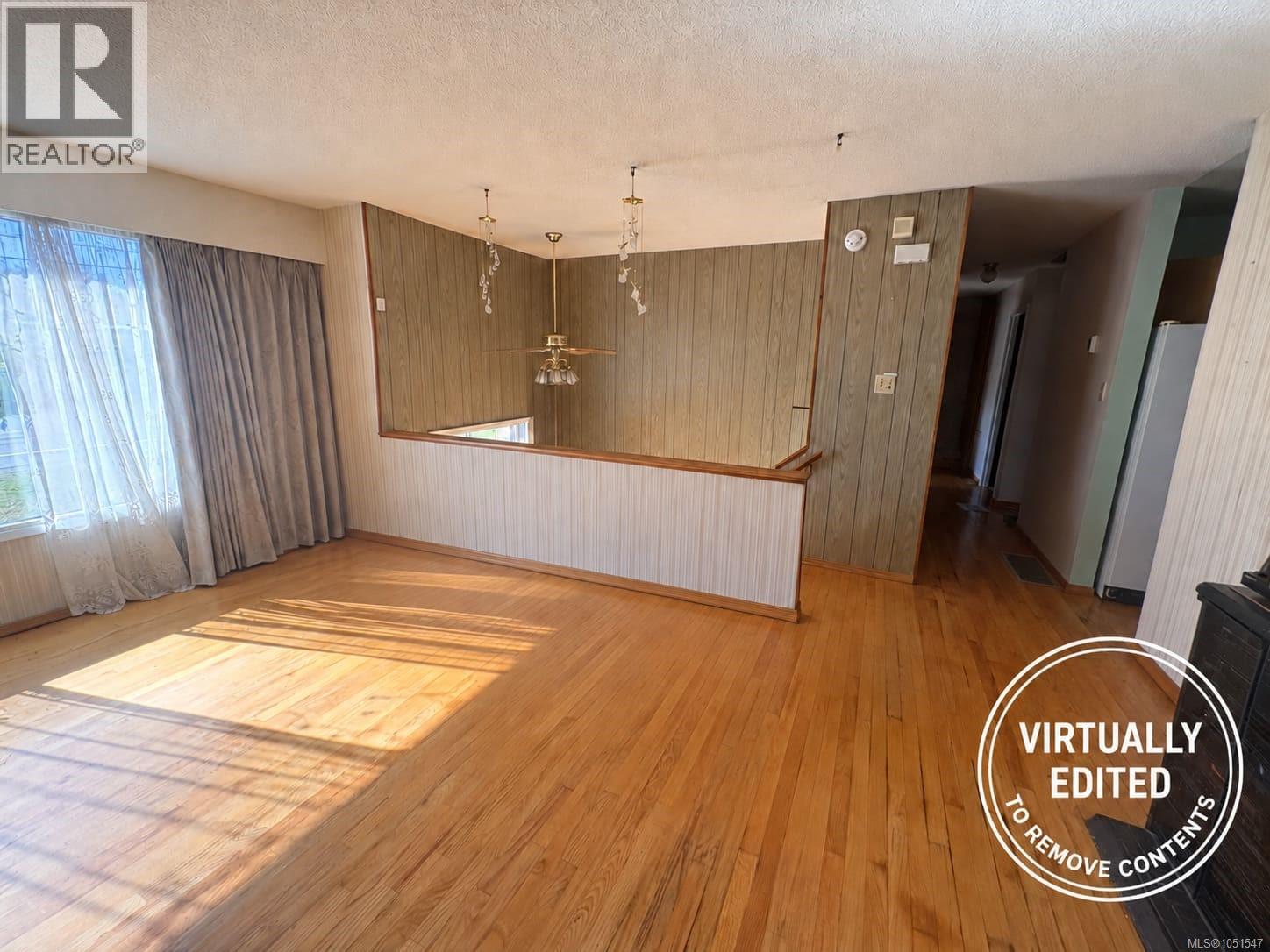 3279 Gibbins Rd Property Photo 3