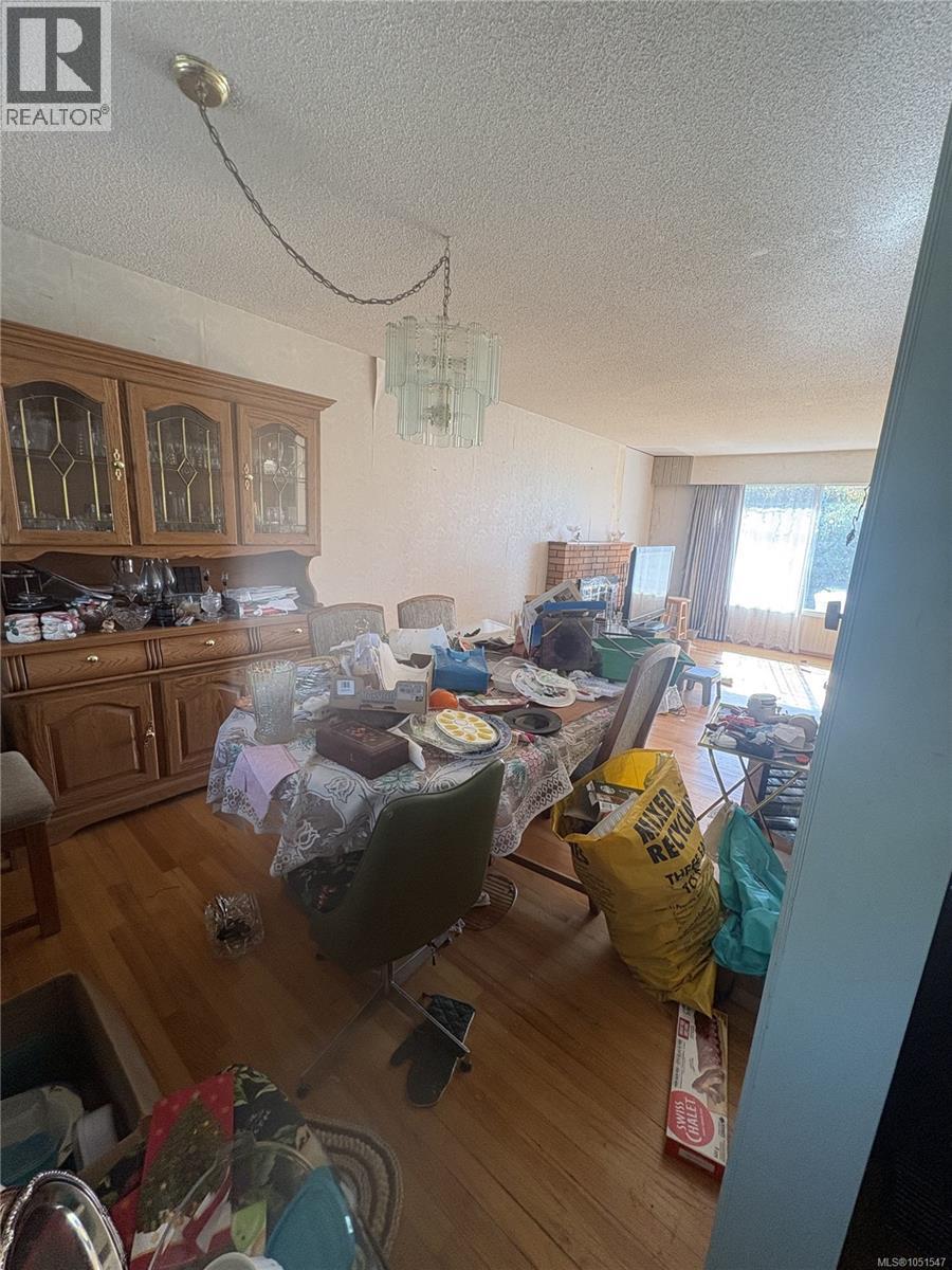 3279 Gibbins Rd Property Photo 10