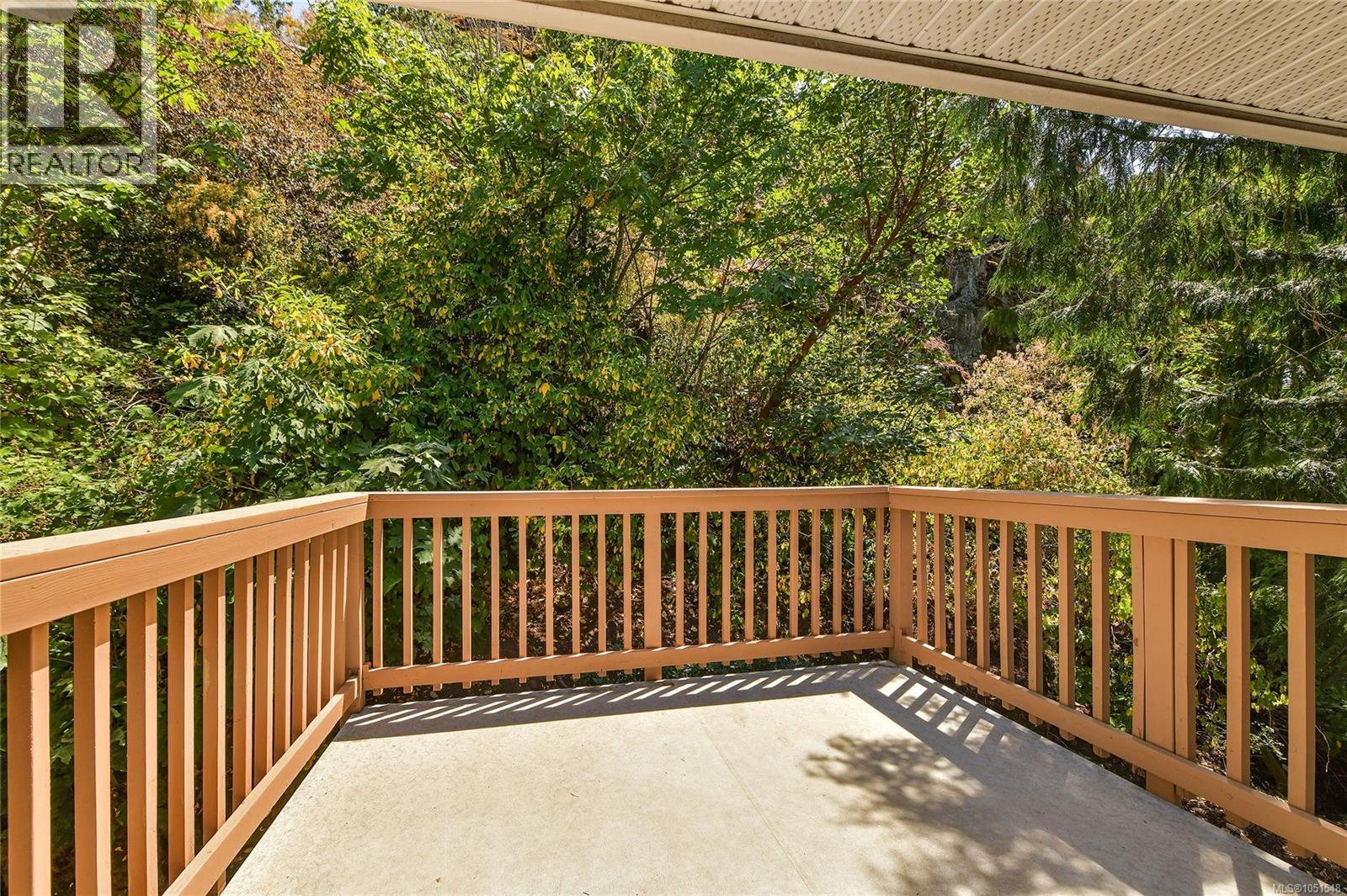 585 Hansen Ave Property Photo 14