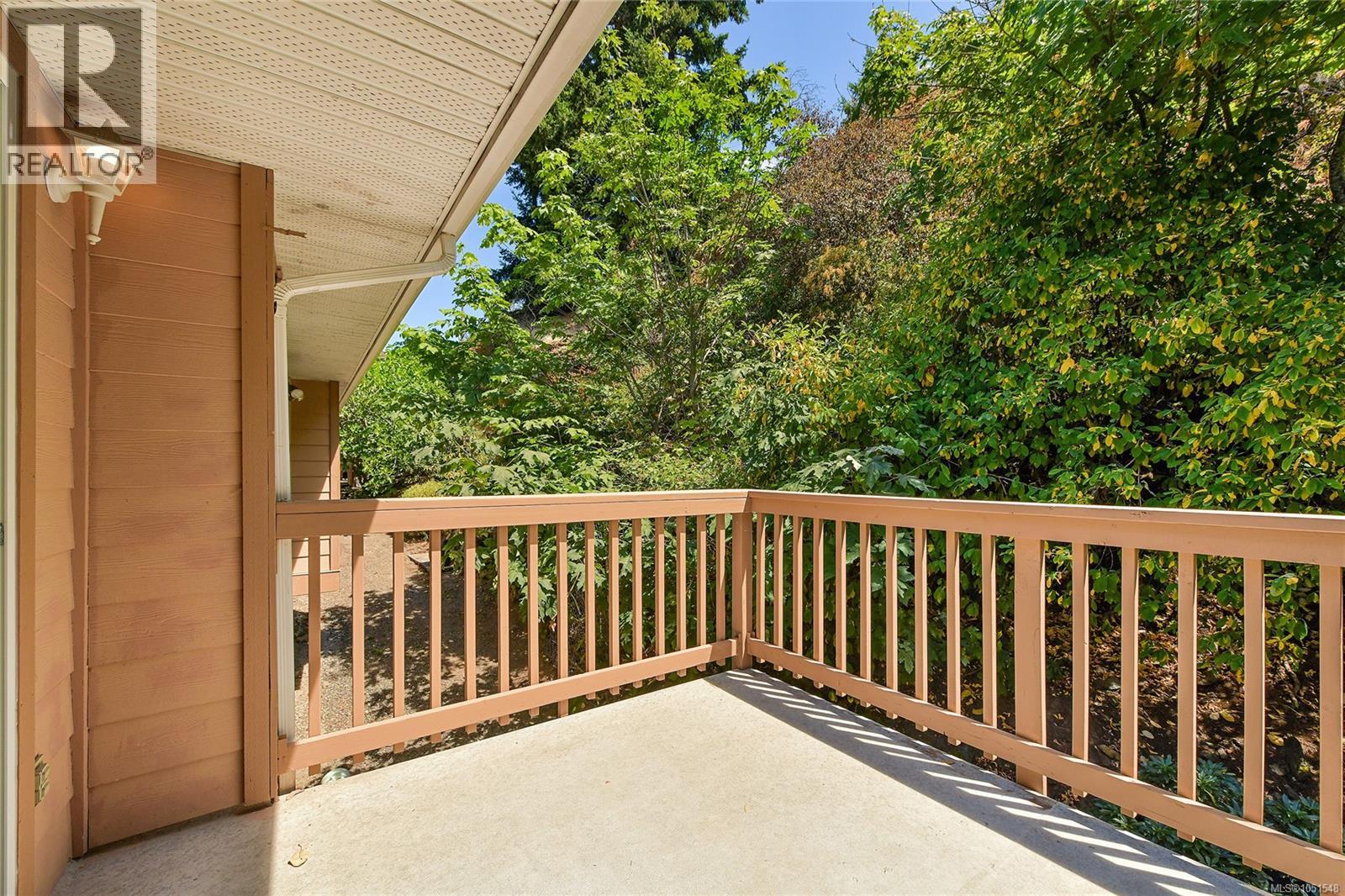 585 Hansen Ave Property Photo 15