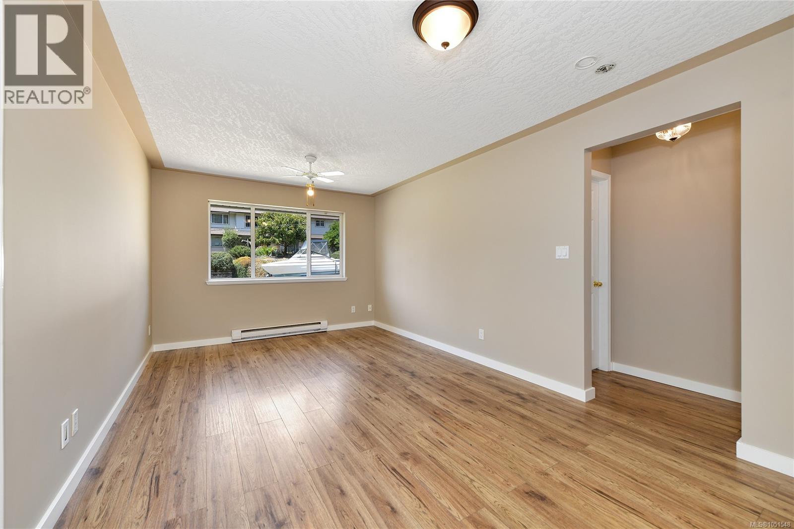 585 Hansen Ave Property Photo 41