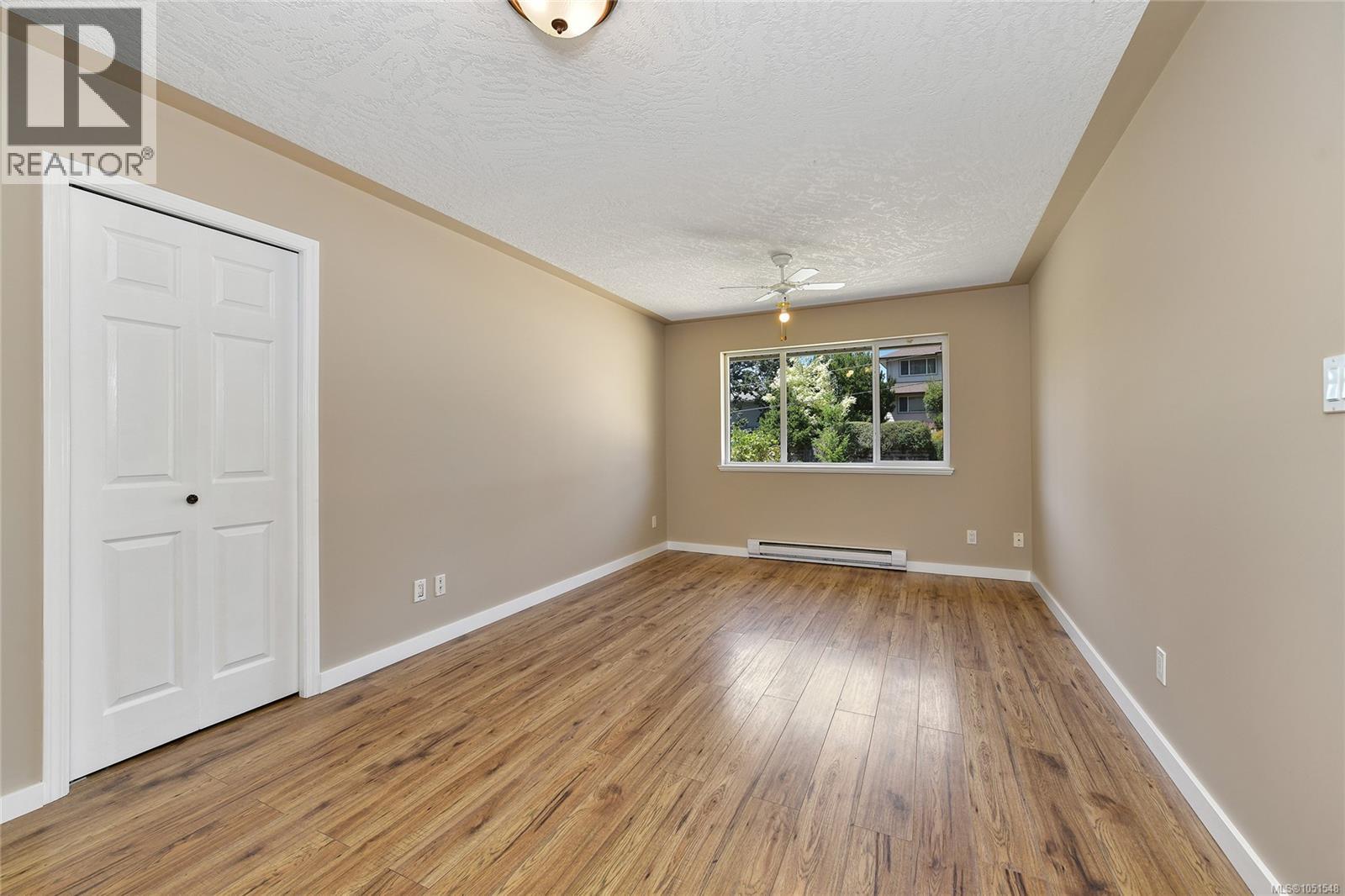 585 Hansen Ave Property Photo 42
