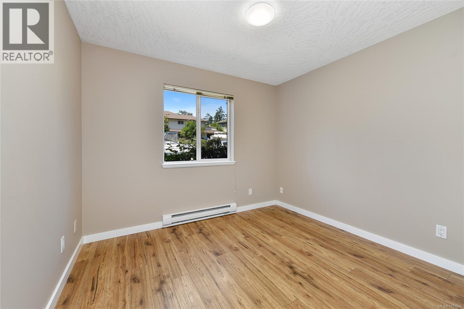 585 Hansen Ave Property Photo 43