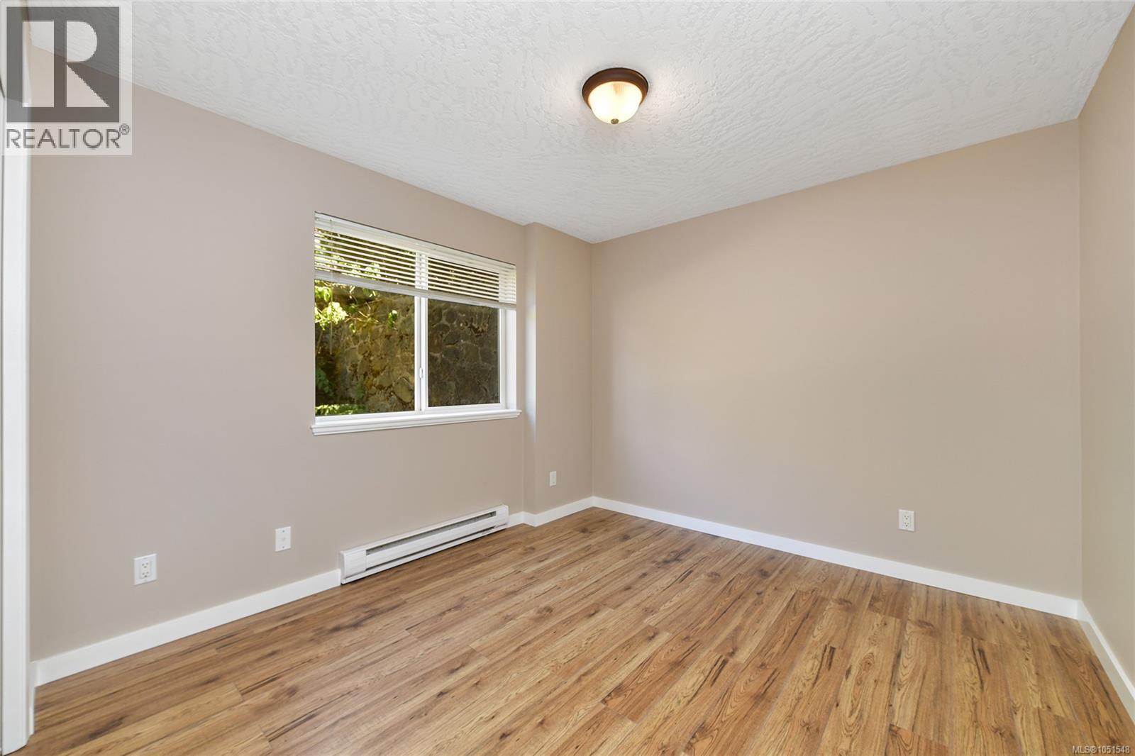 585 Hansen Ave Property Photo 45
