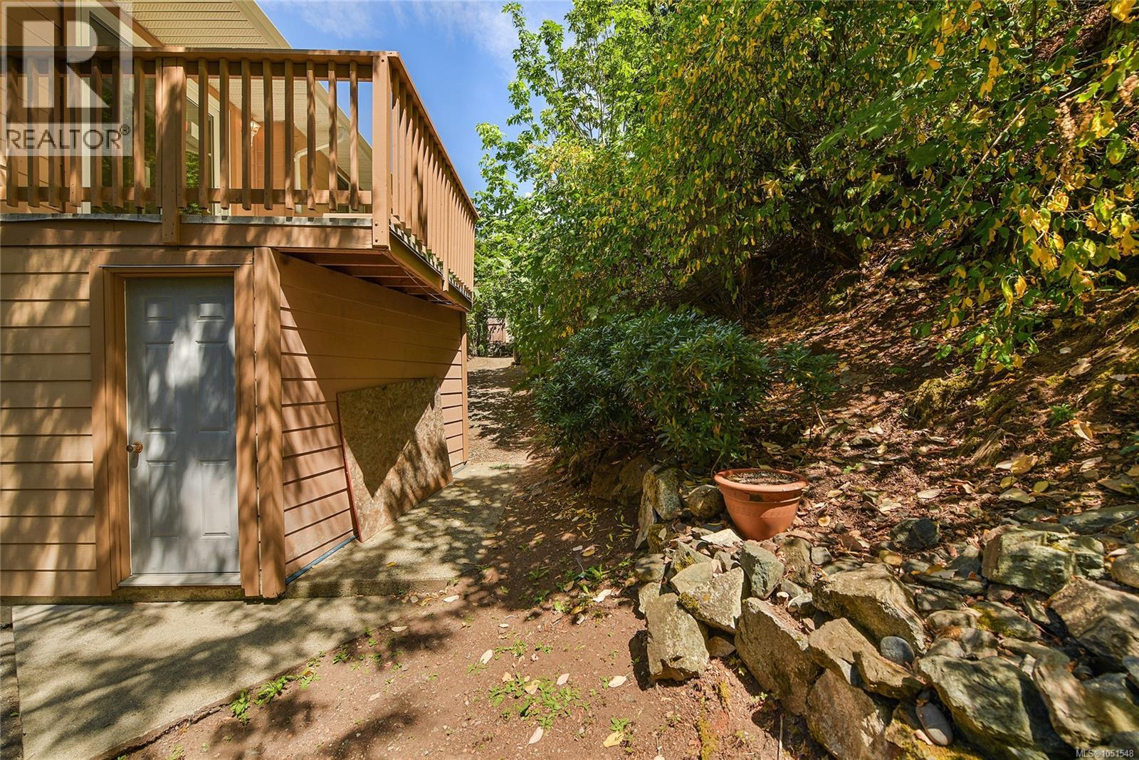 585 Hansen Ave Property Photo 51