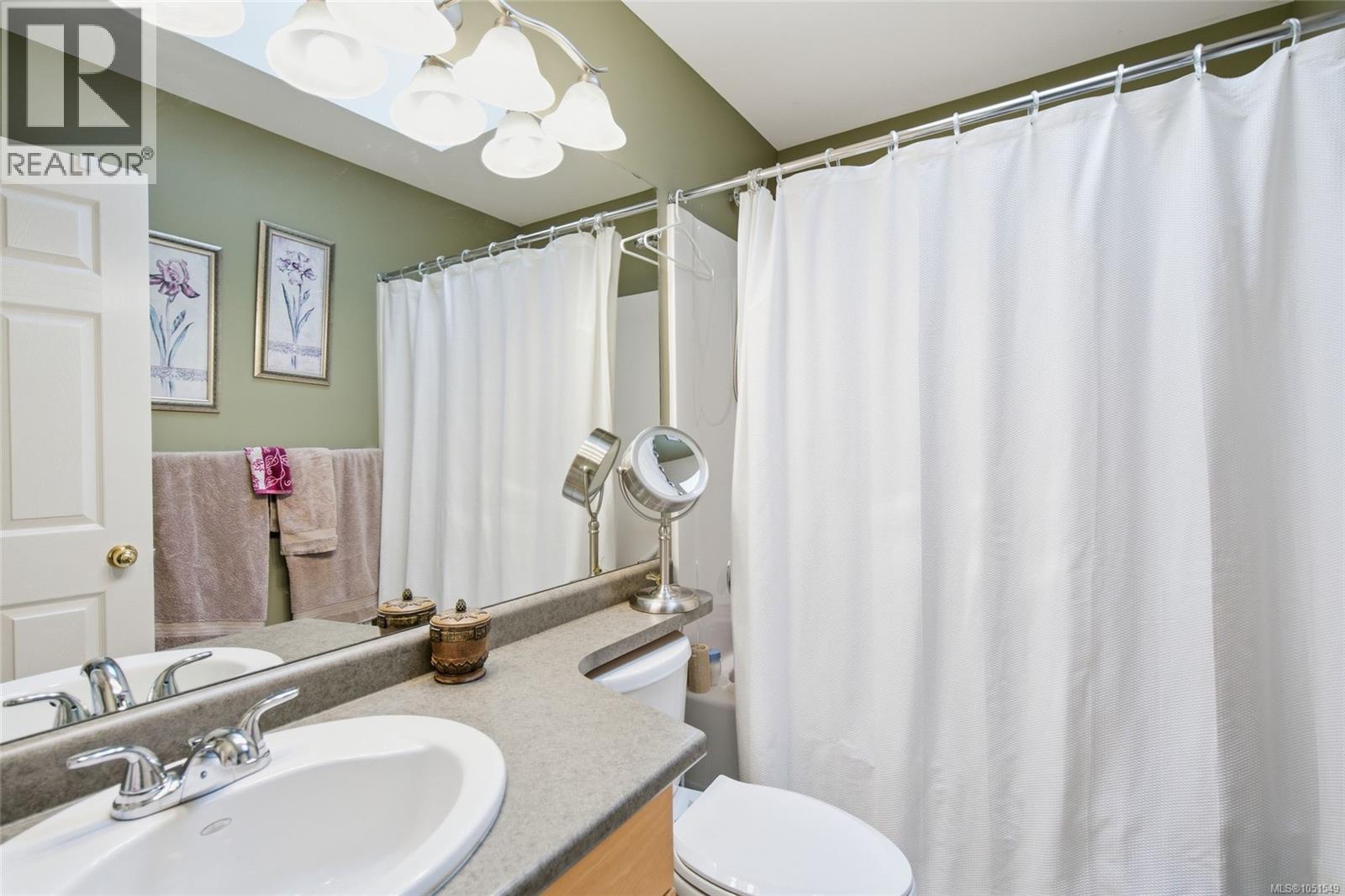 3948 Valewood Dr Property Photo 9