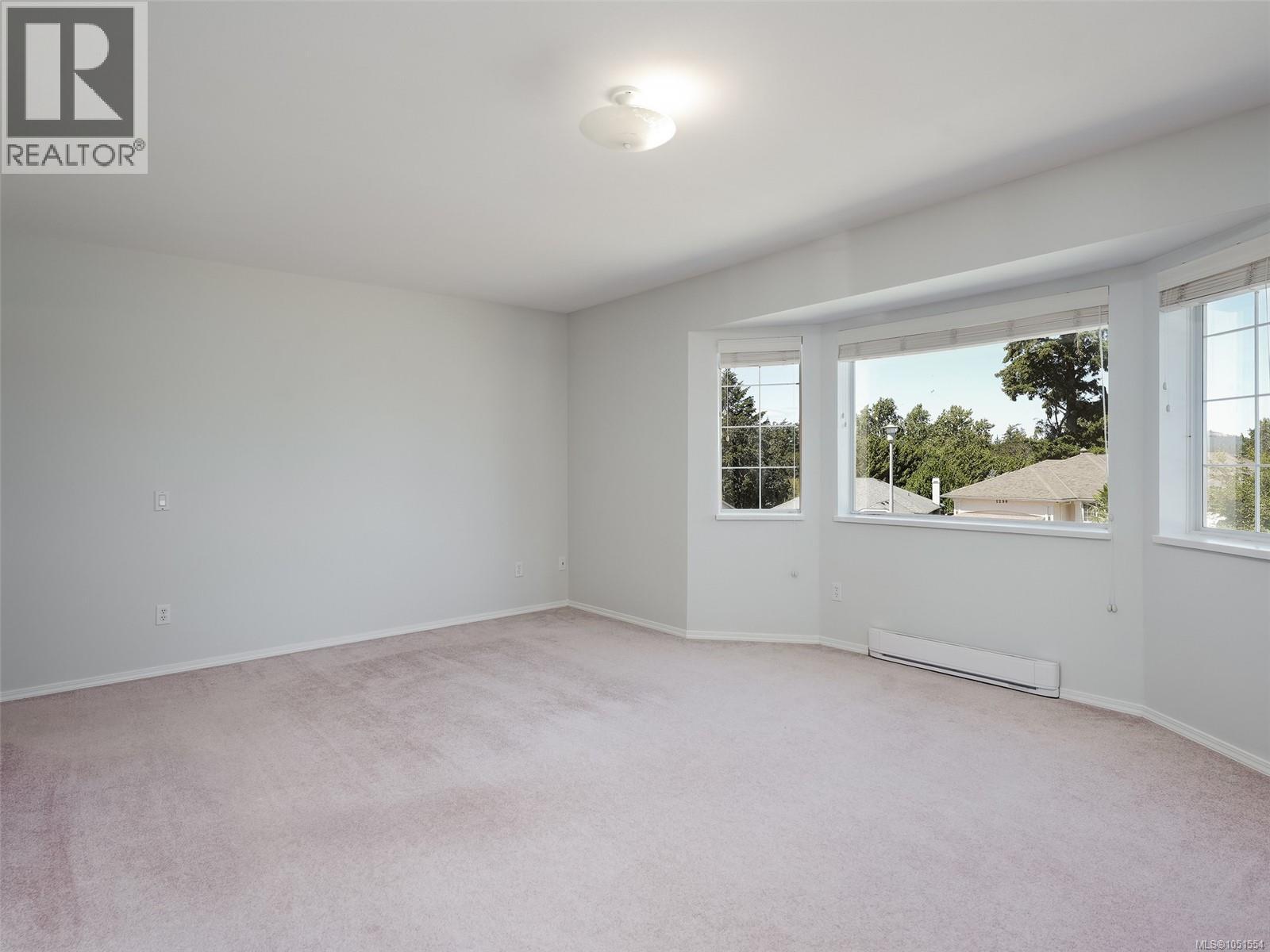 1287 Carmichael Crt Property Photo 17