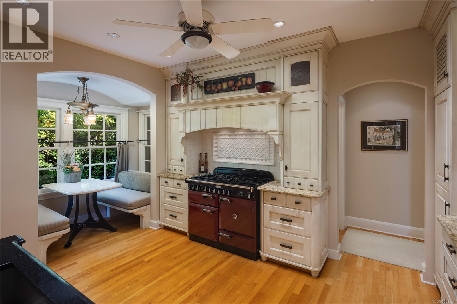 1618 Rockland Ave Property Photo 16