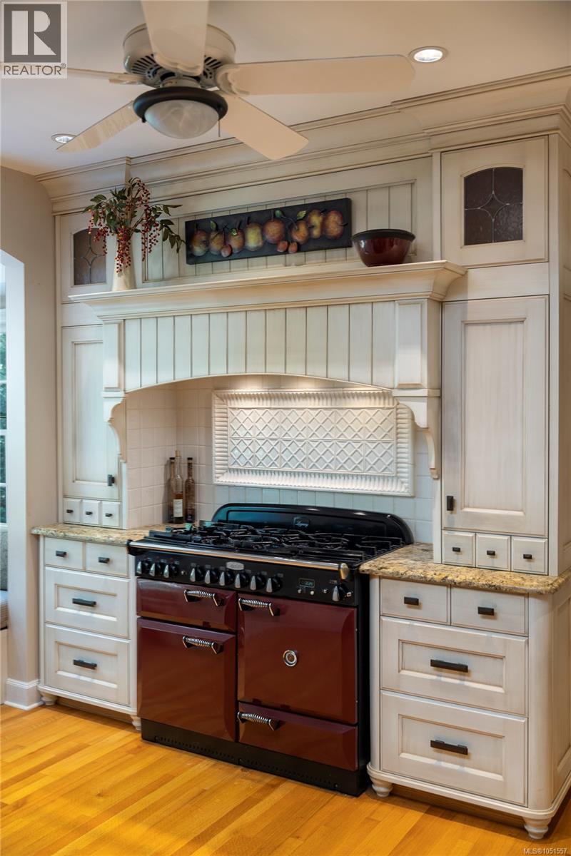1618 Rockland Ave Property Photo 17