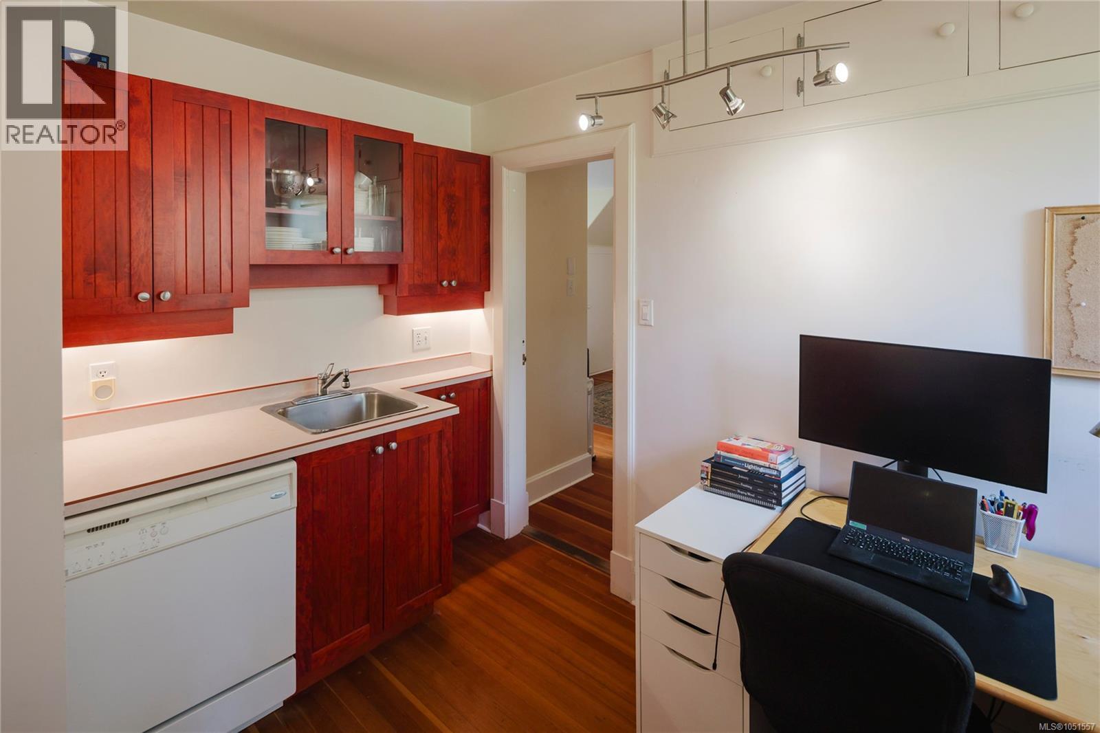 1618 Rockland Ave Property Photo 56