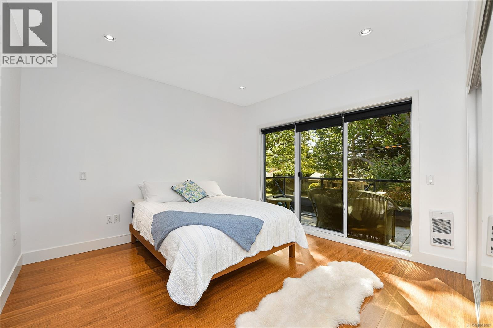 206 2589 Penrhyn St Property Photo 15