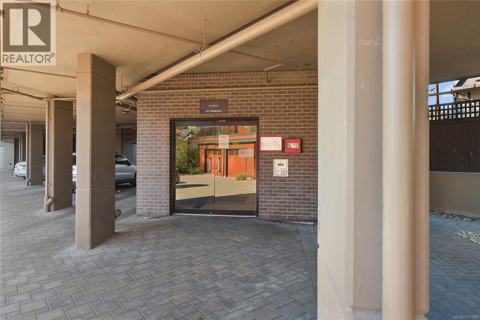 206 2589 Penrhyn St Property Photo 33