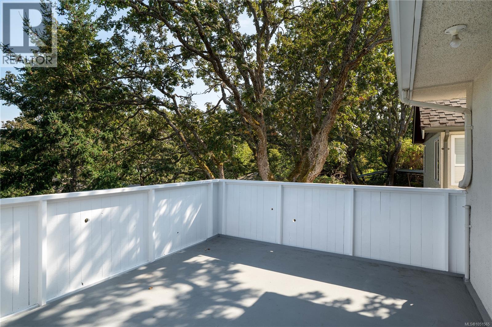 1697 Yale St Property Photo 24