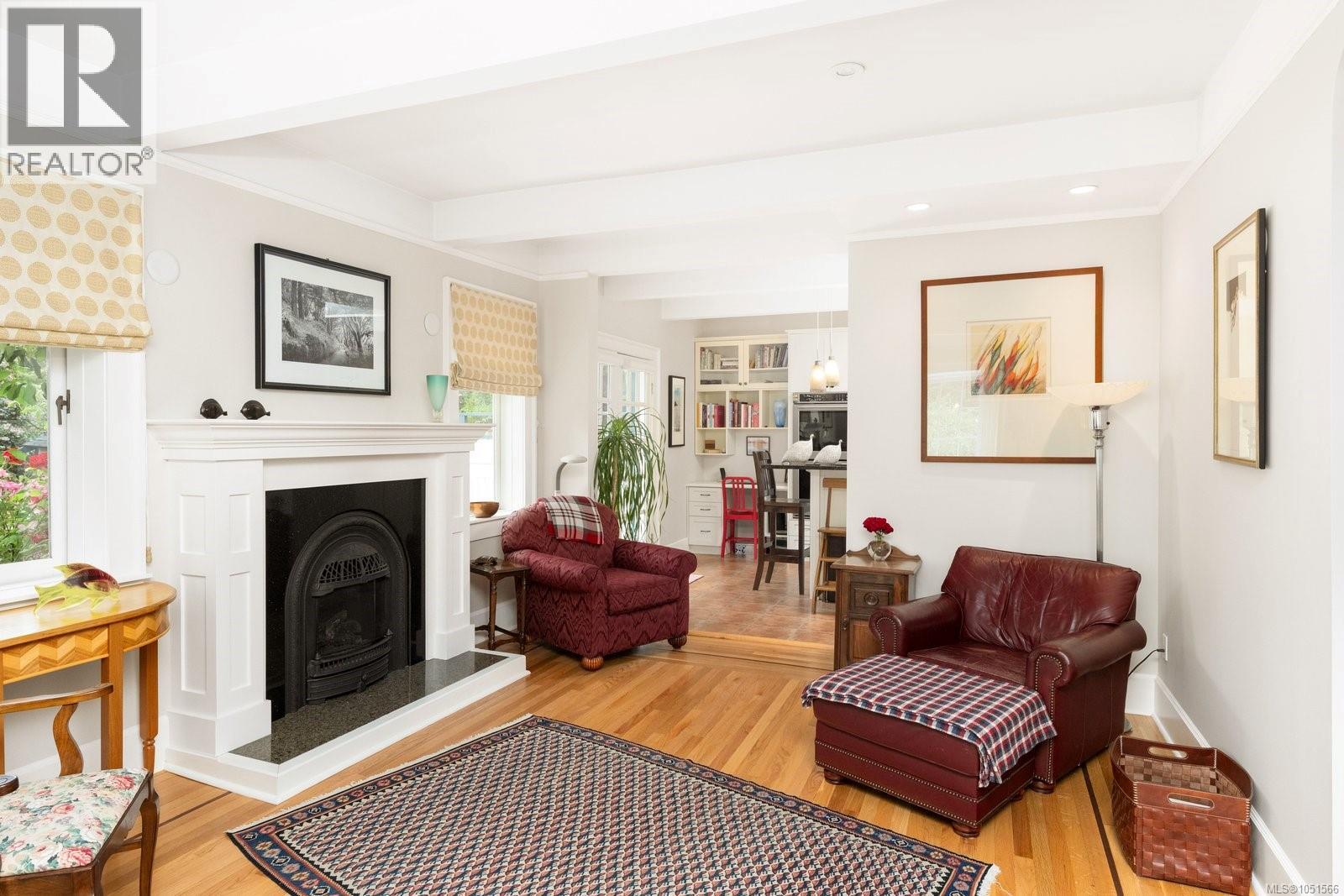 1036 Deal St Property Photo 6