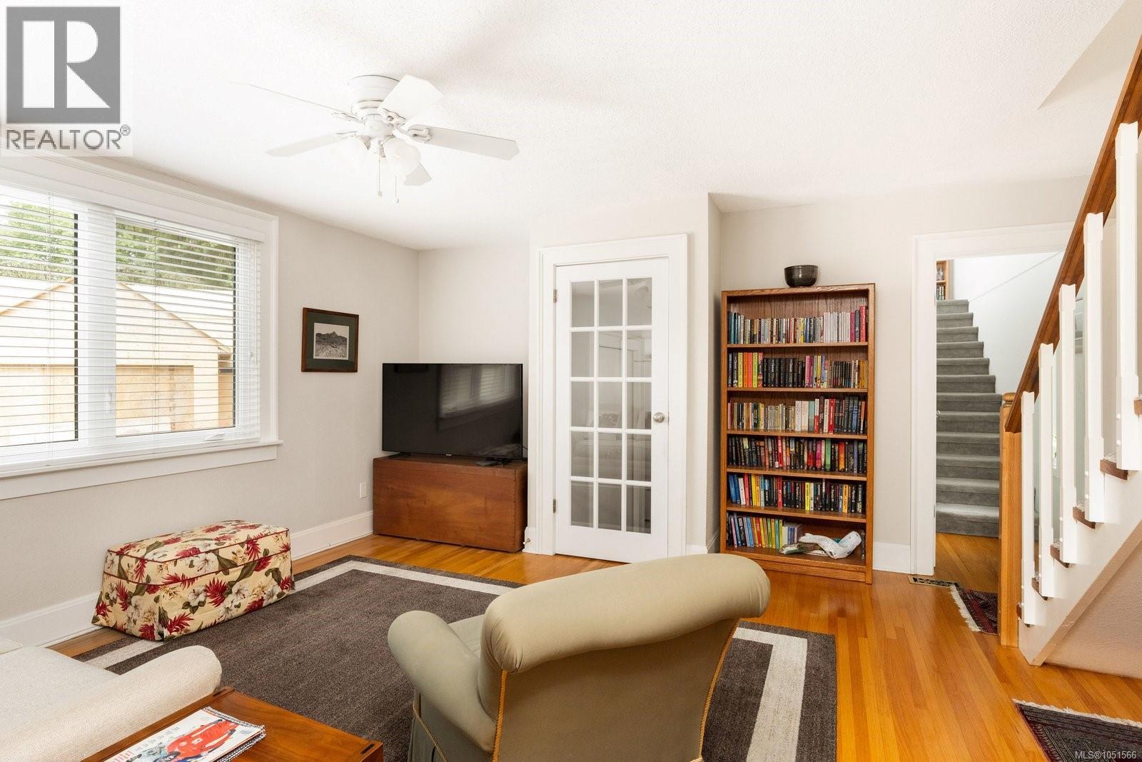 1036 Deal St Property Photo 28