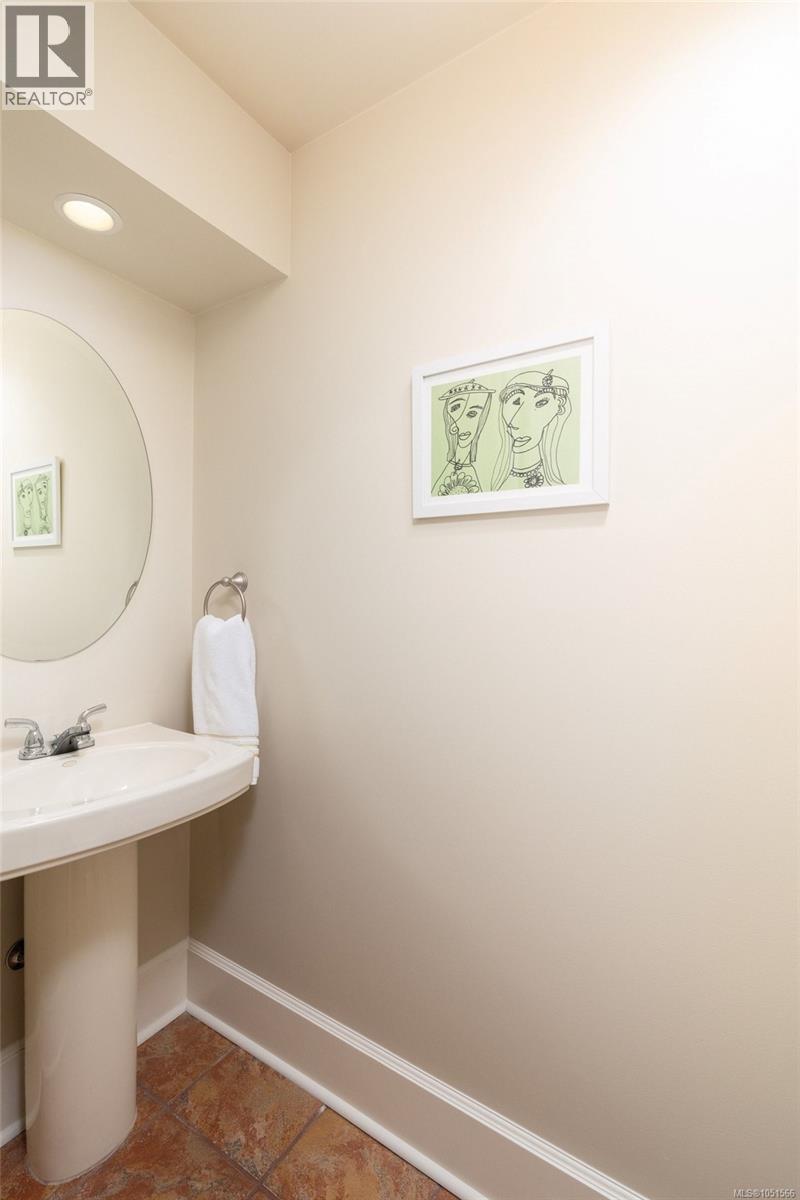 1036 Deal St Property Photo 30