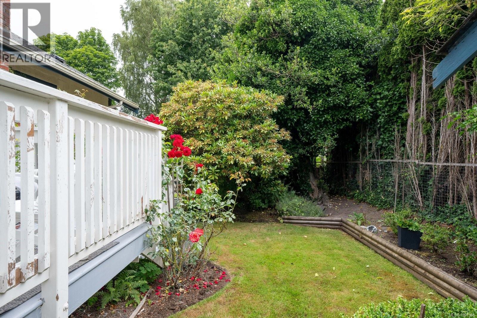 1036 Deal St Property Photo 32