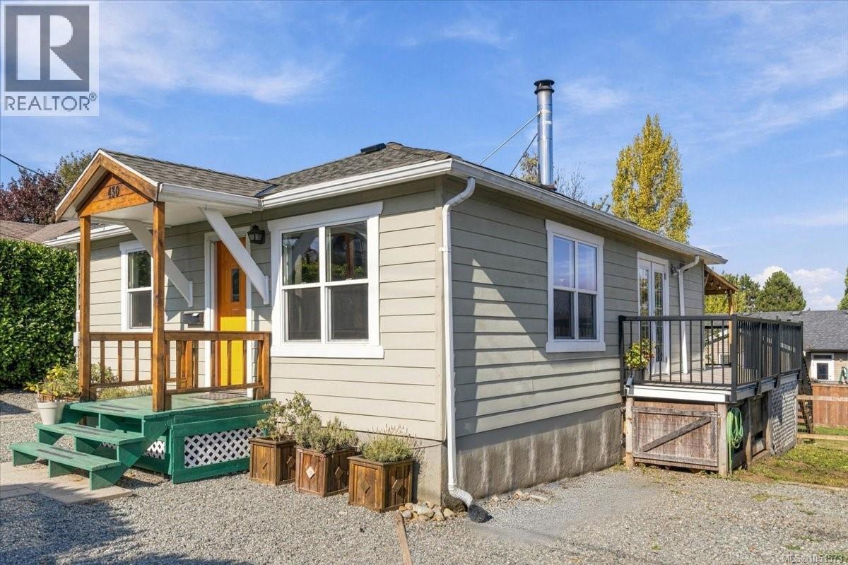 430 Drake St Property Photo 1