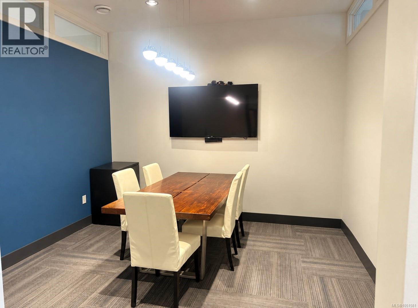 201 5220 Dublin Way Property Photo 5