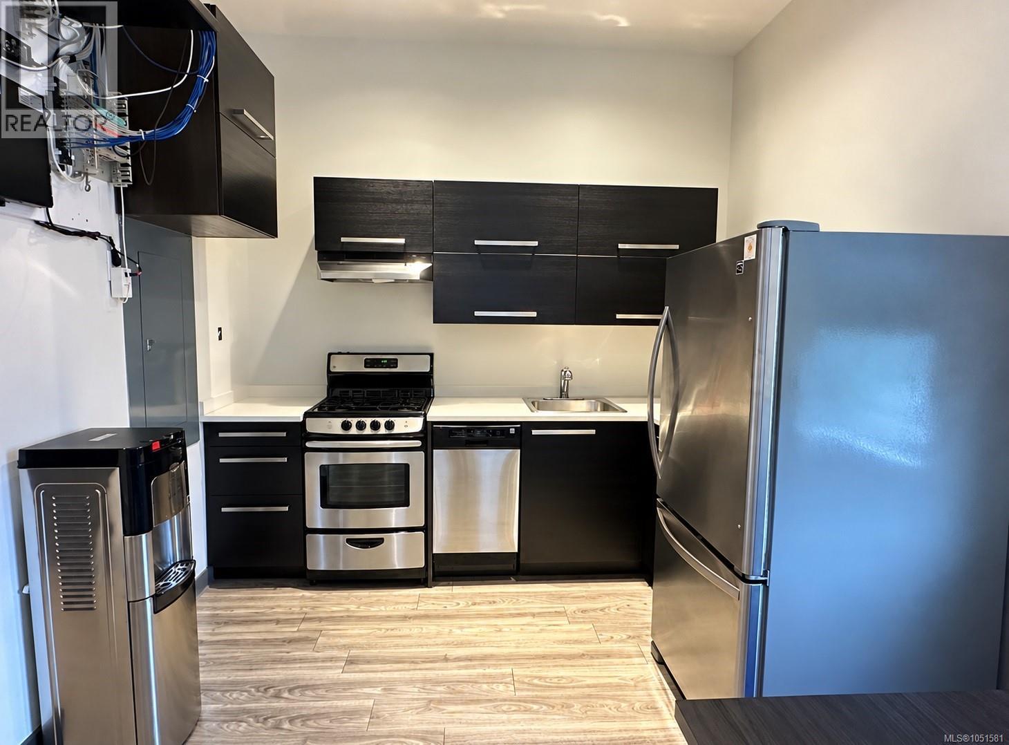 201 5220 Dublin Way Property Photo 6