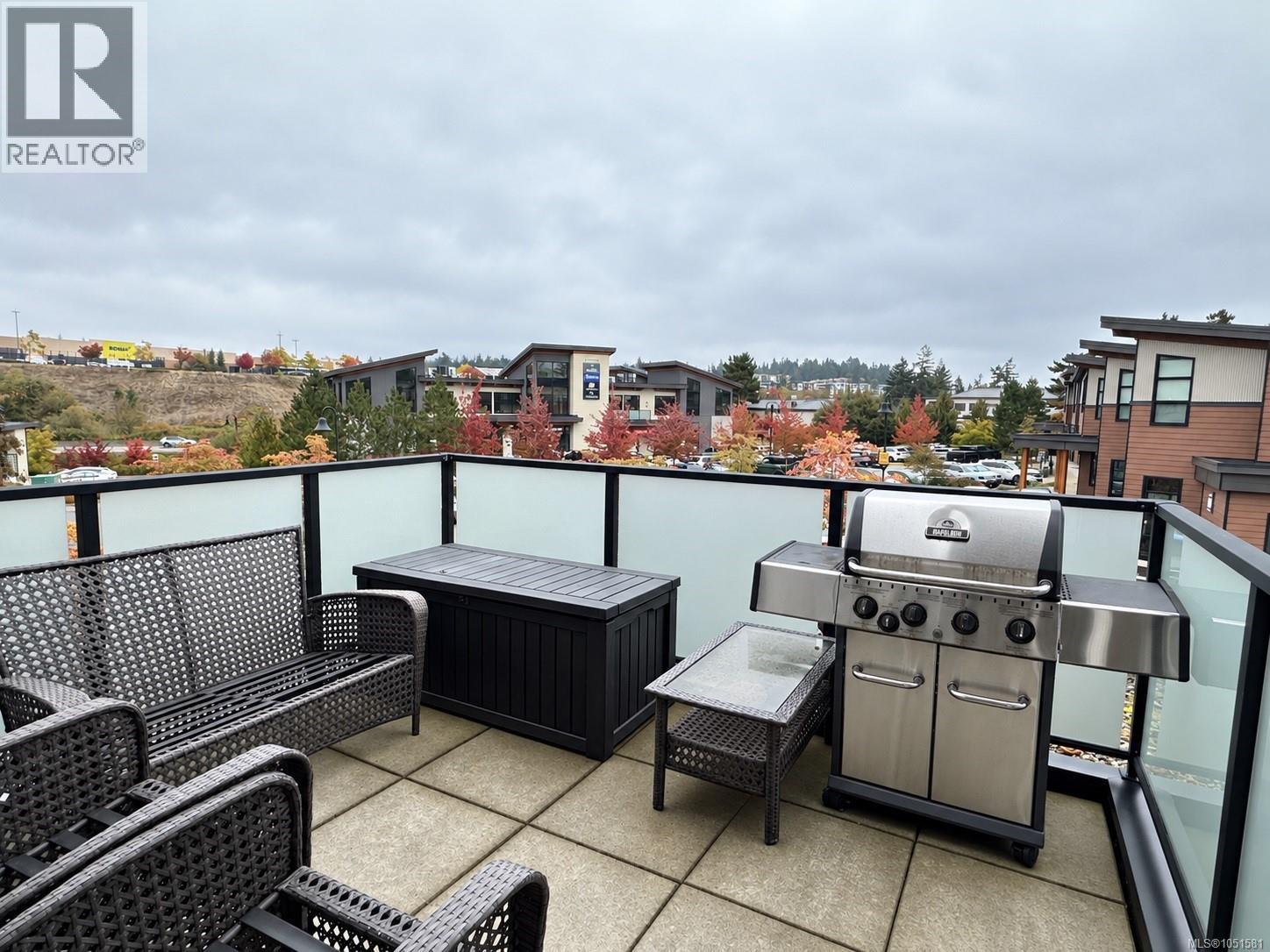 201 5220 Dublin Way Property Photo 8