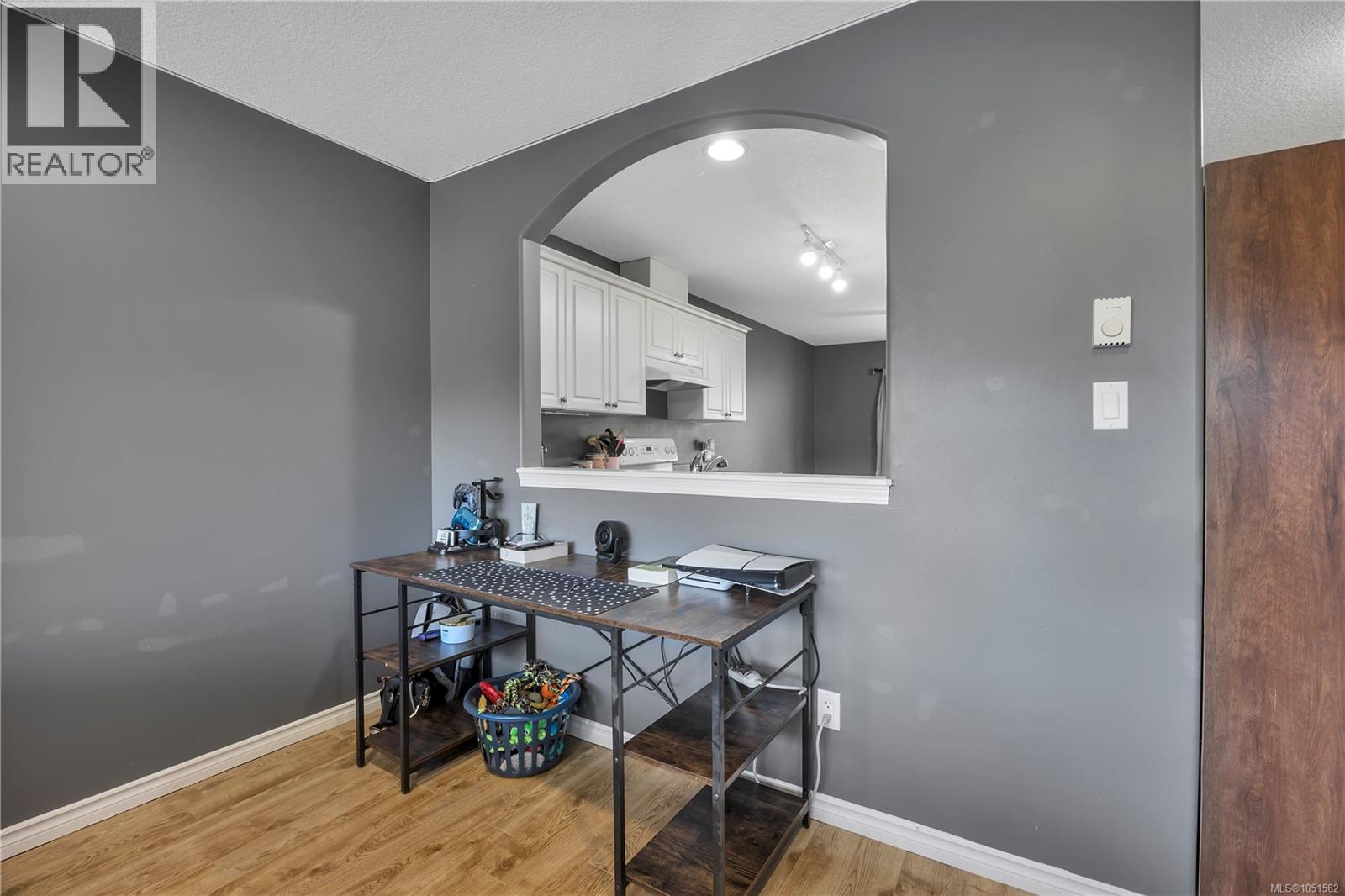 4780 Fairbrook Cres Property Photo 15