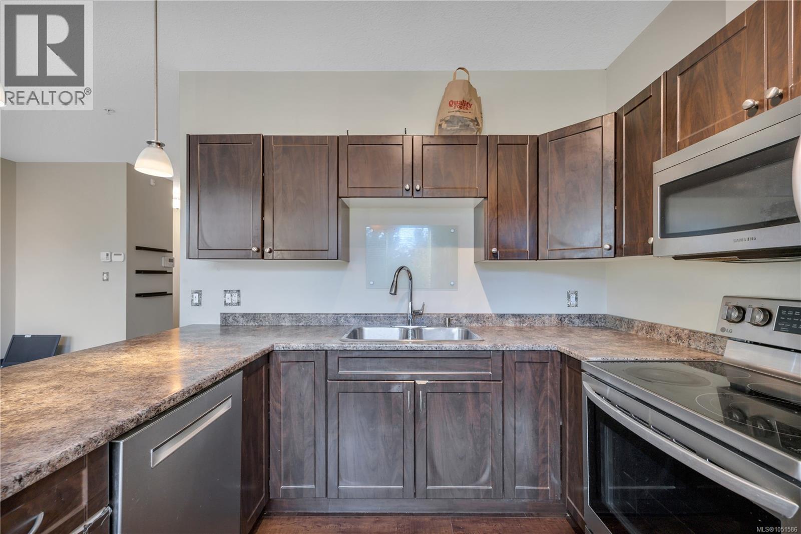 103 2157 Ridgemont Pl Property Photo 4