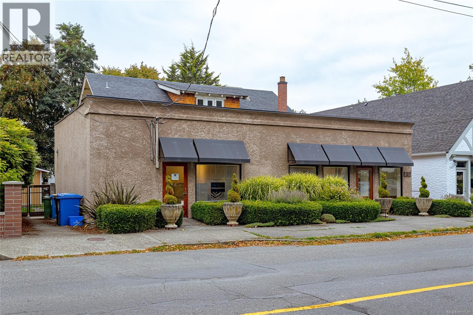 1161 Newport Ave Property Photo 1