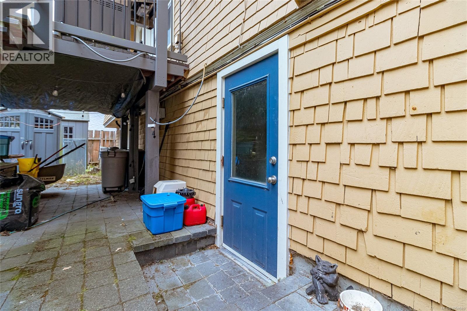 1161 Newport Ave Property Photo 33