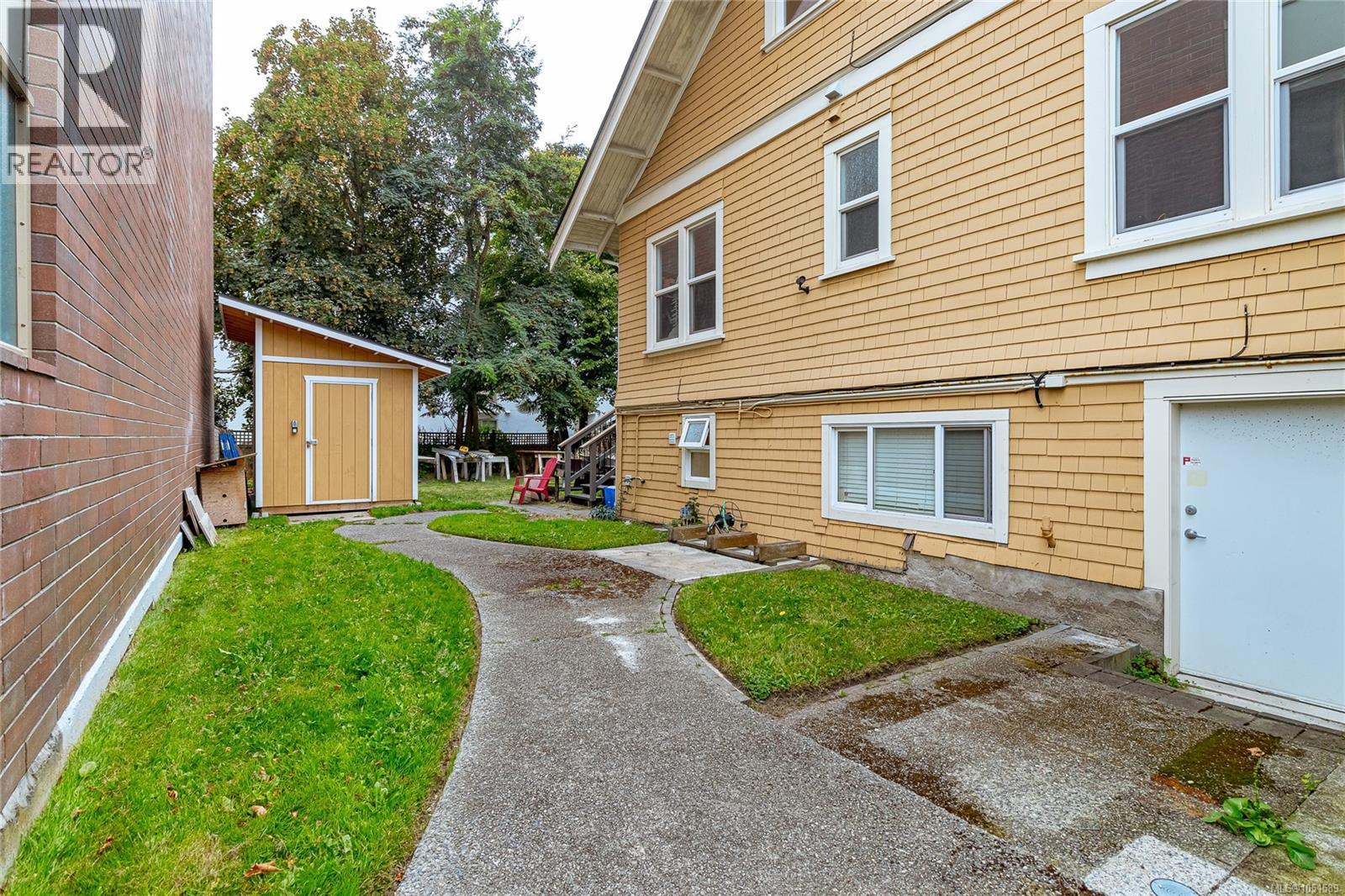 1161 Newport Ave Property Photo 37