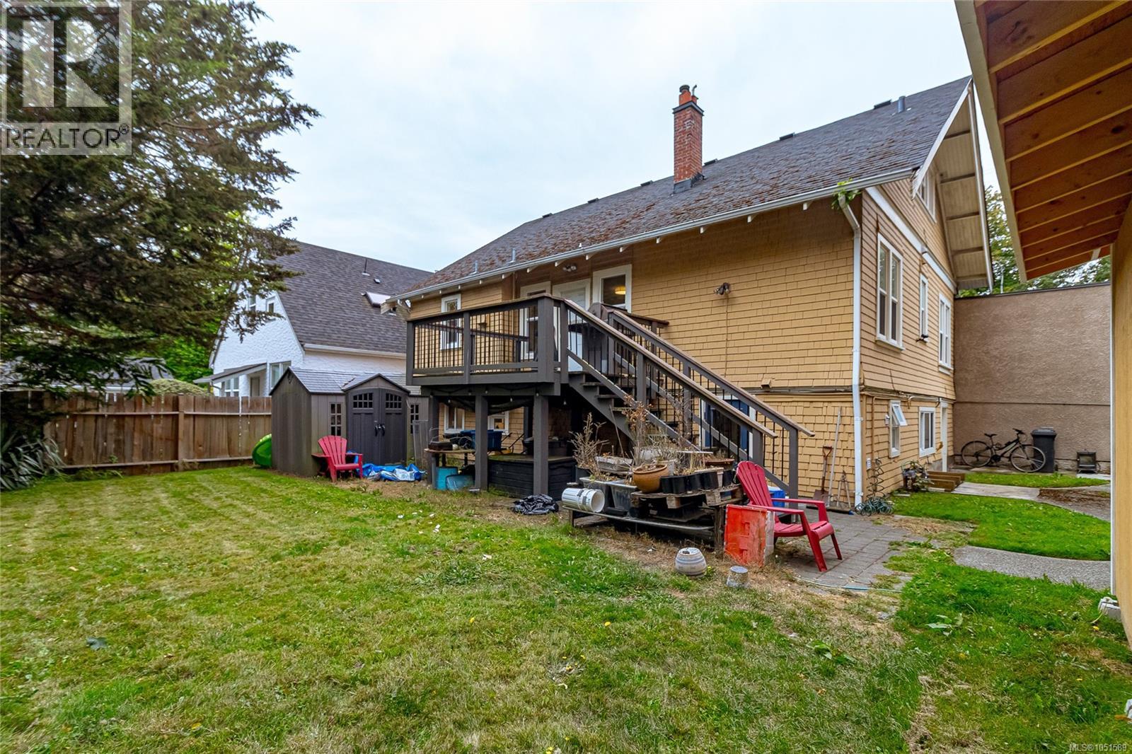 1161 Newport Ave Property Photo 38