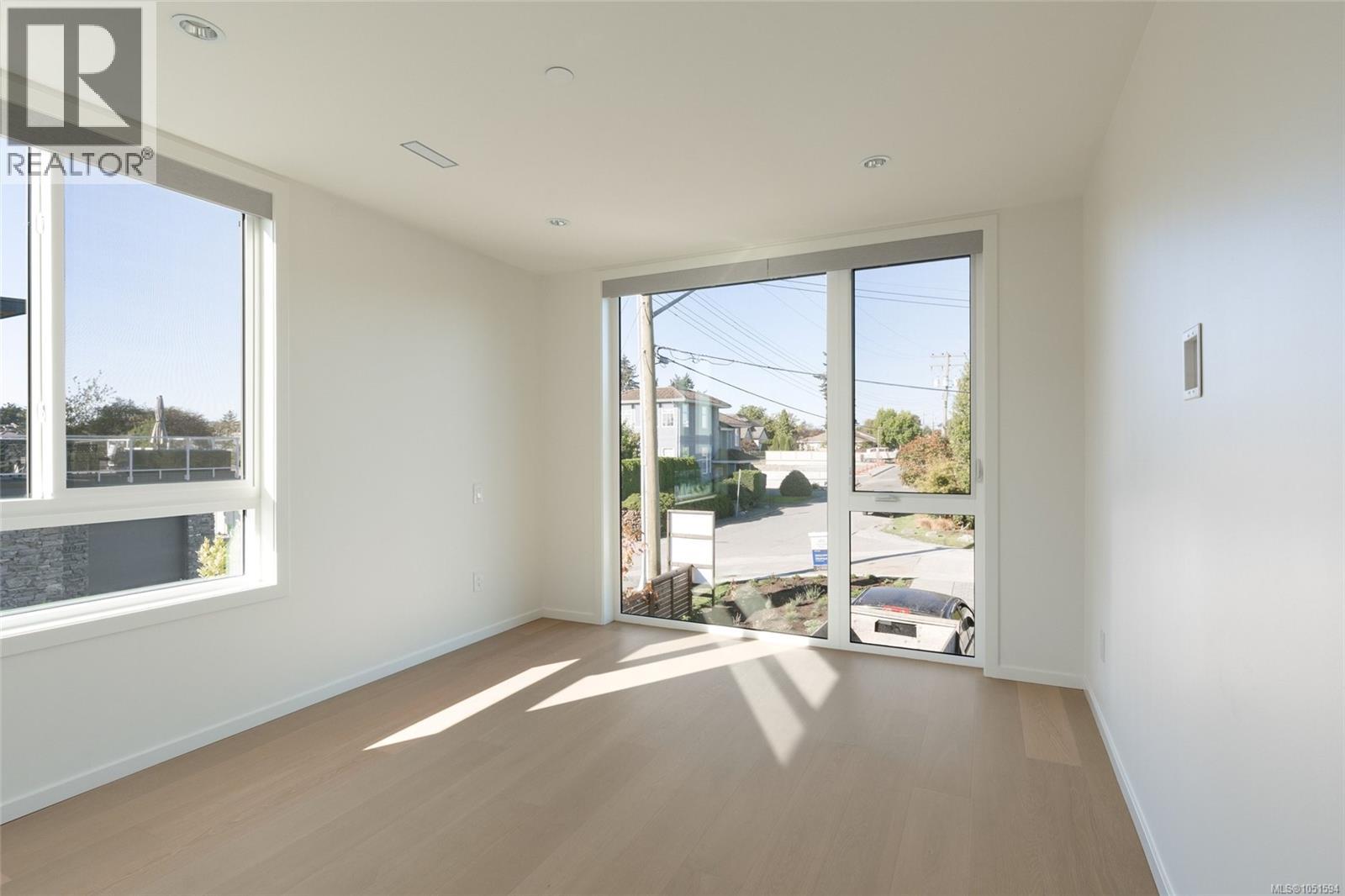 1 2525 Rothesay Ave Property Photo 21