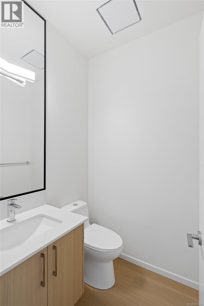 3 2525 Rothesay Ave Property Photo 7
