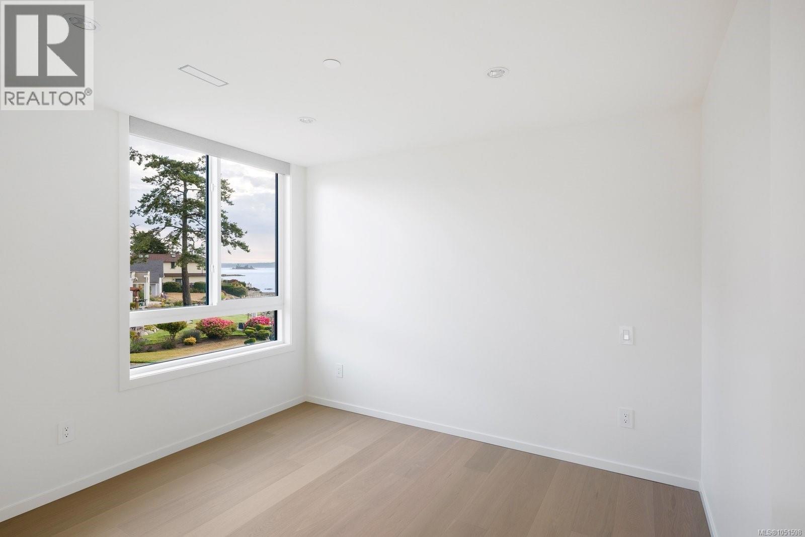 3 2525 Rothesay Ave Property Photo 18