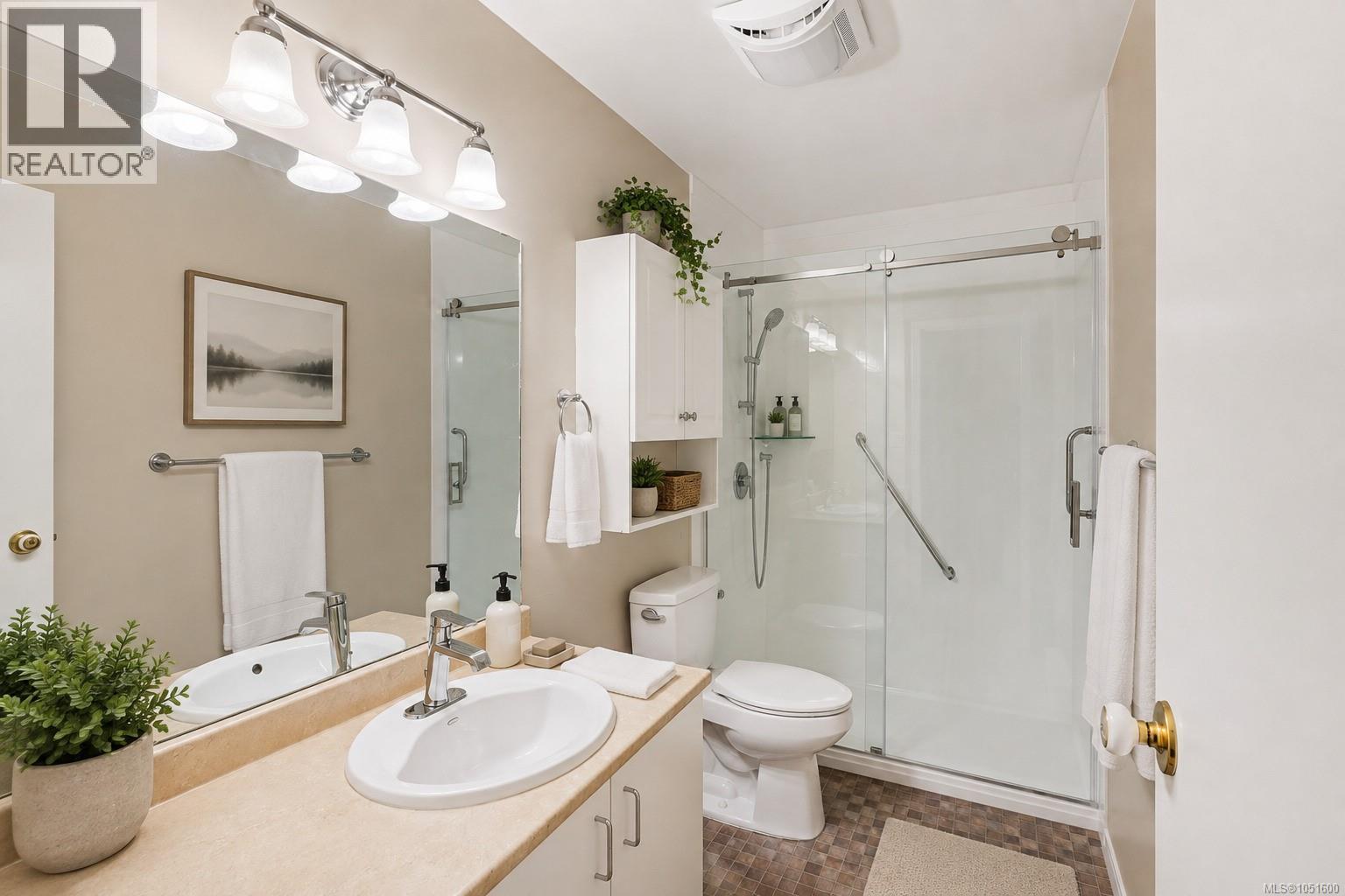334 2245 James White Blvd Property Photo 14
