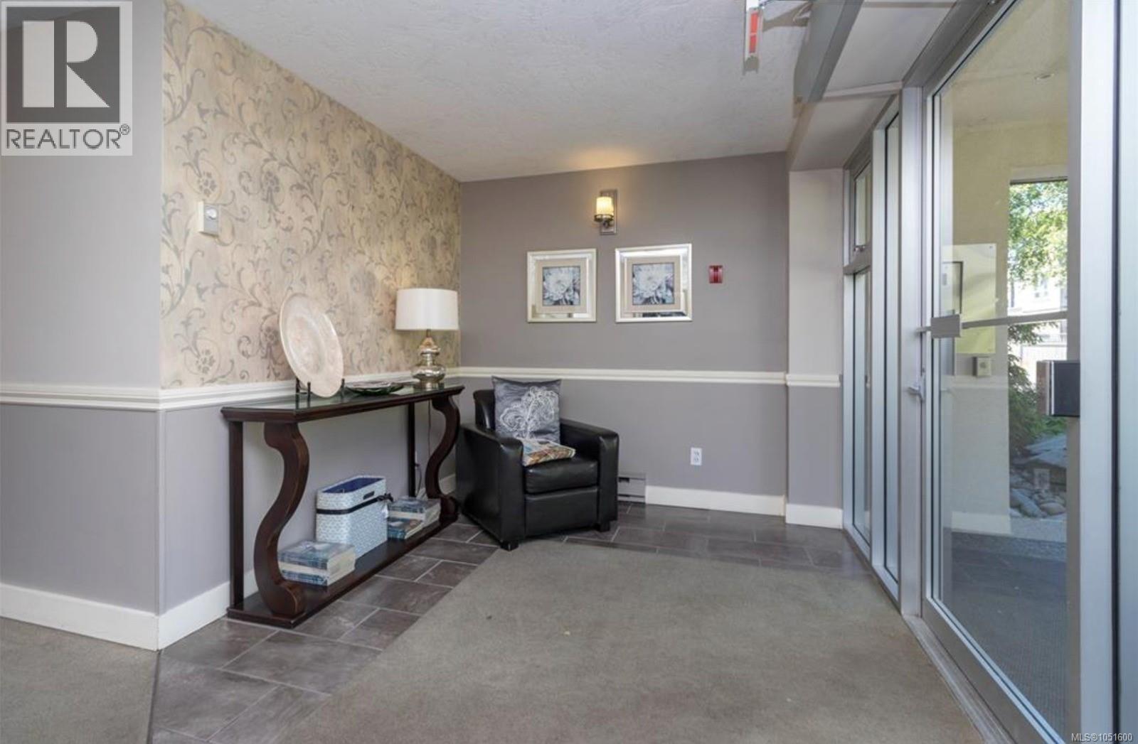 334 2245 James White Blvd Property Photo 18