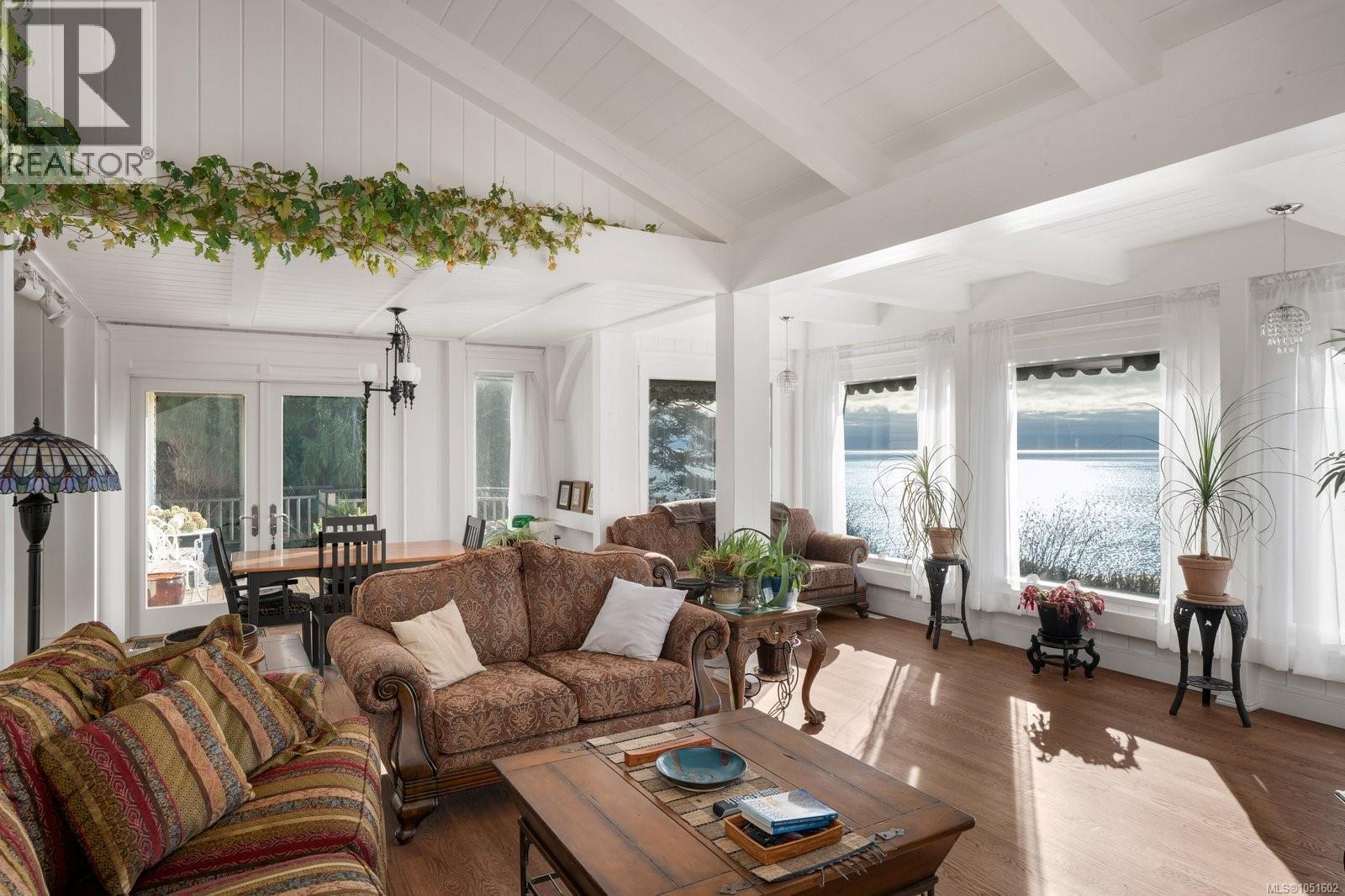 9193 West Coast Rd Property Photo 13