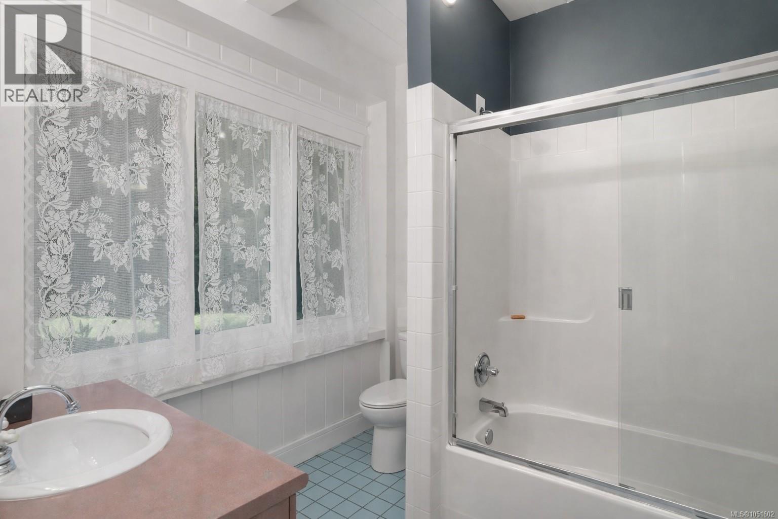 9193 West Coast Rd Property Photo 28