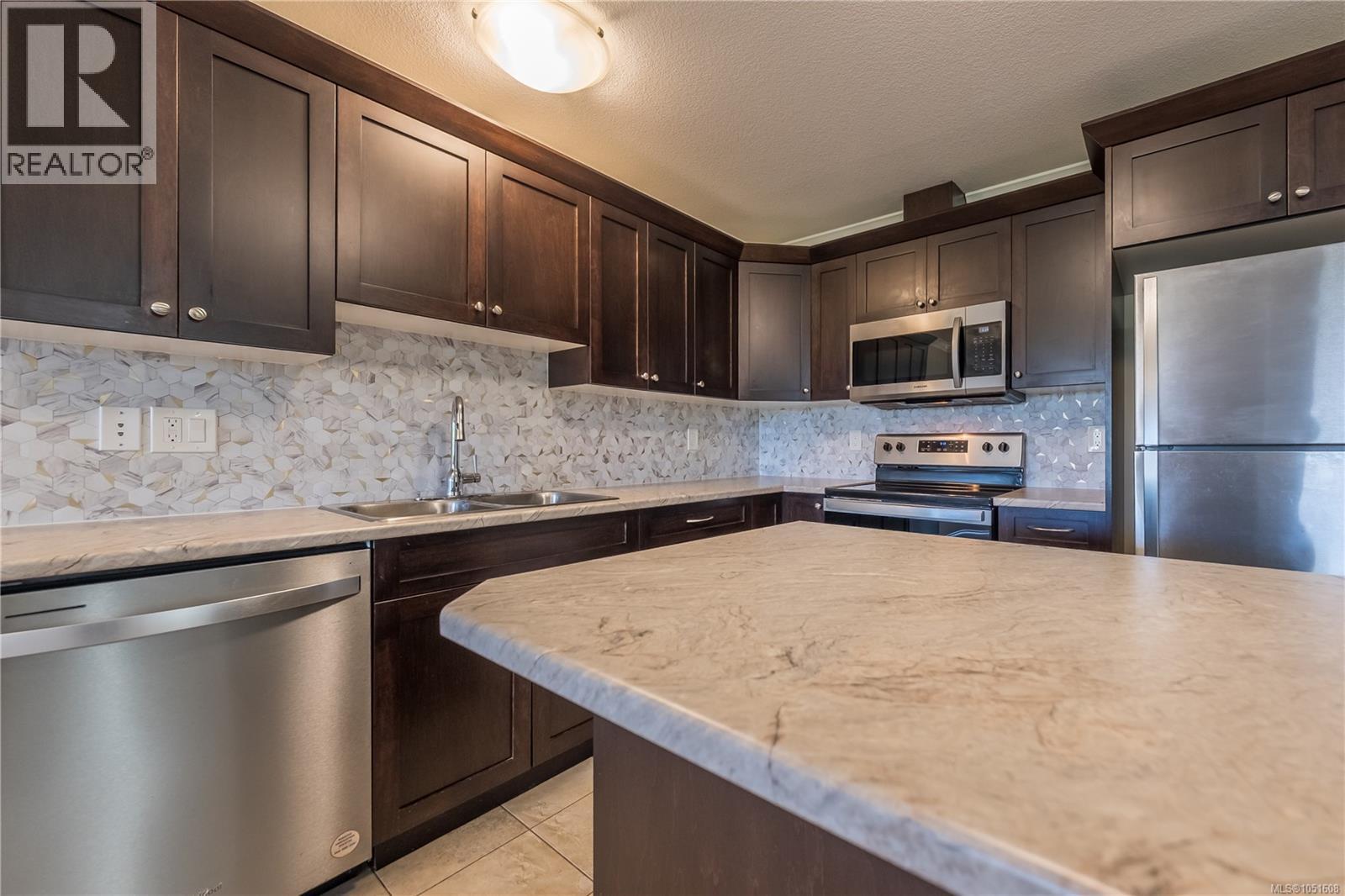 102 6149 Washington Way Property Photo 10