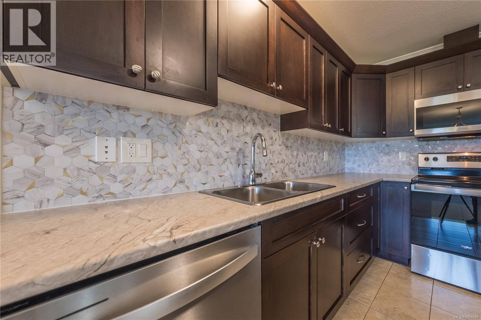 102 6149 Washington Way Property Photo 11
